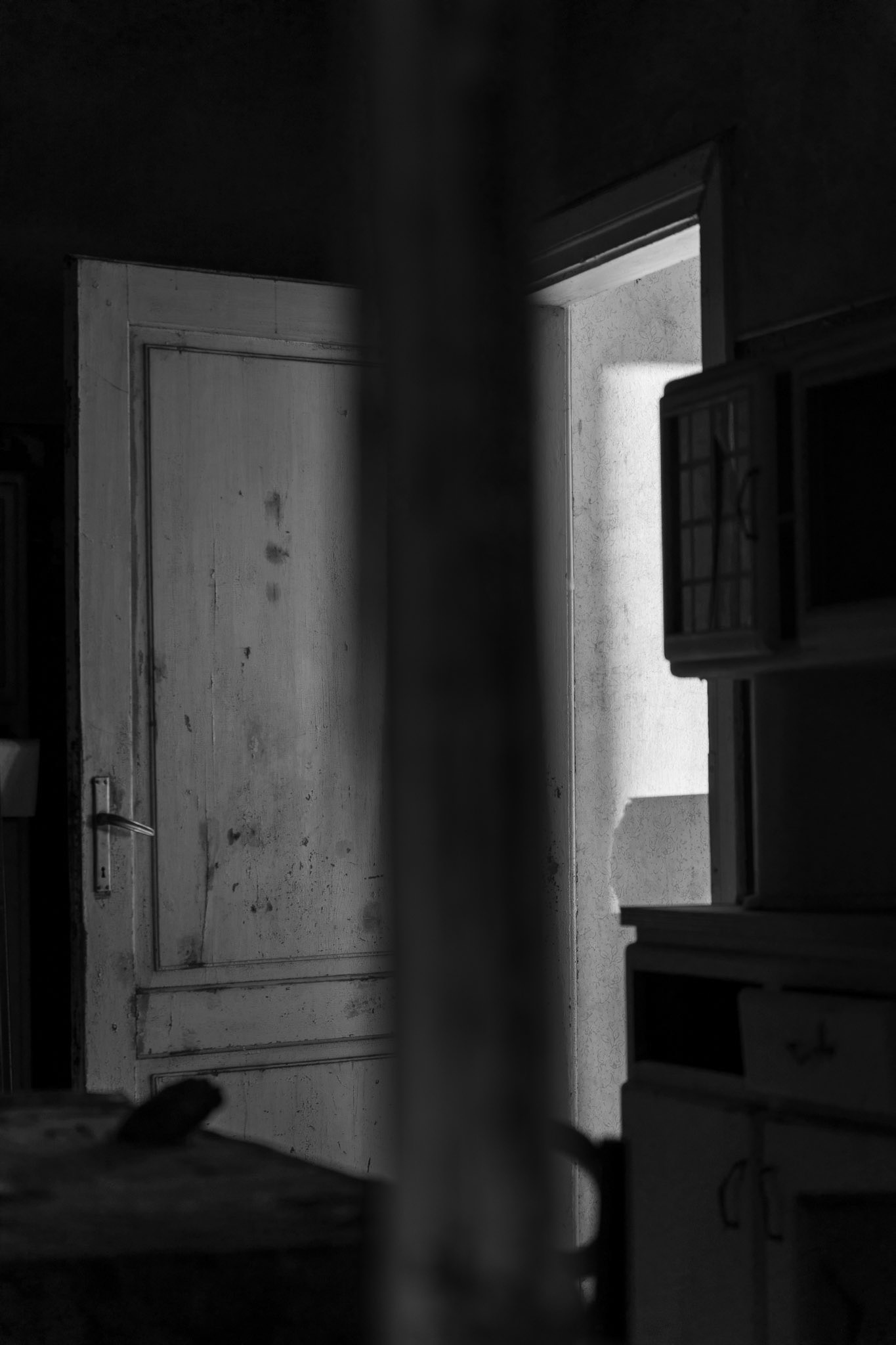 Sunshine throught the cracks