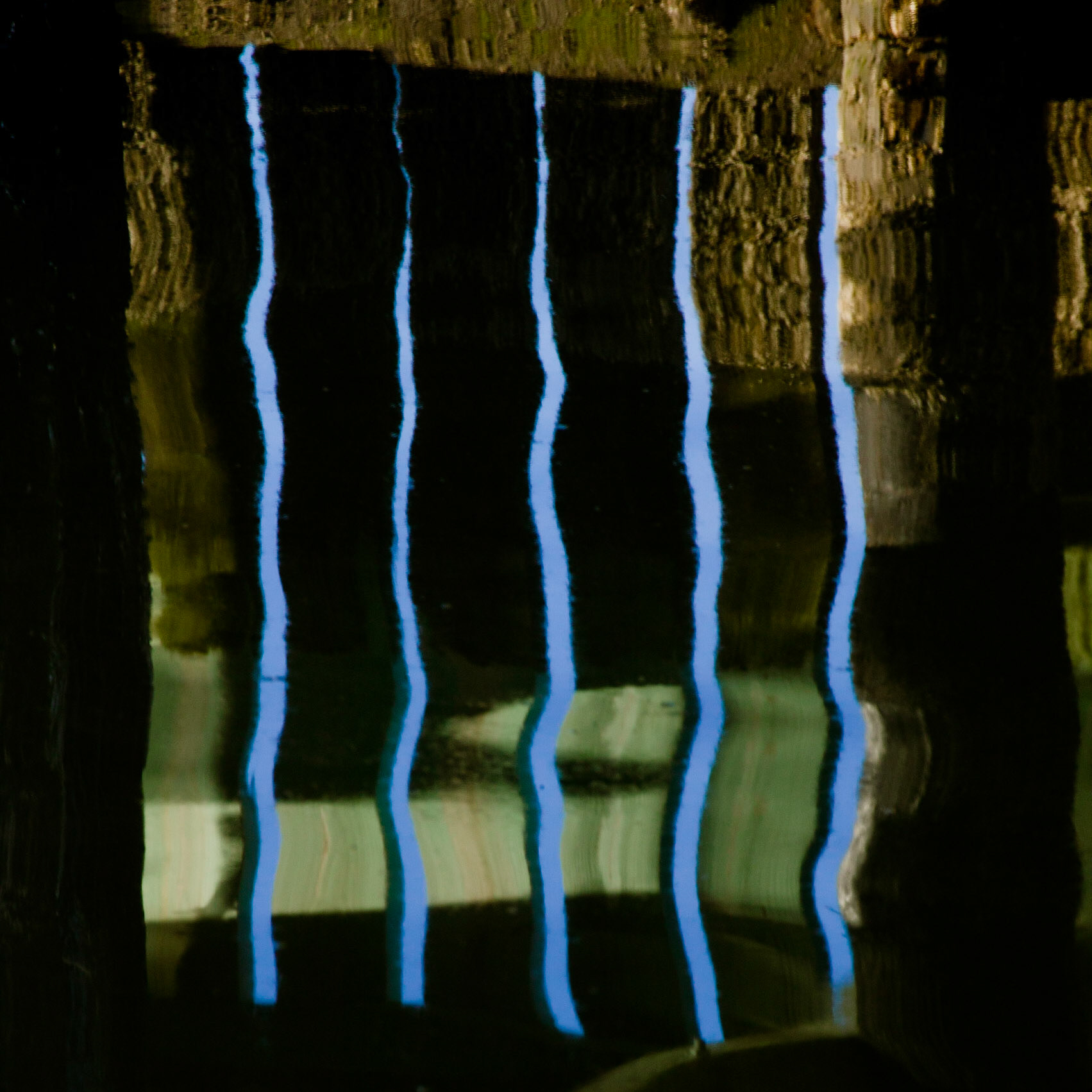 Blue Linear Reflection