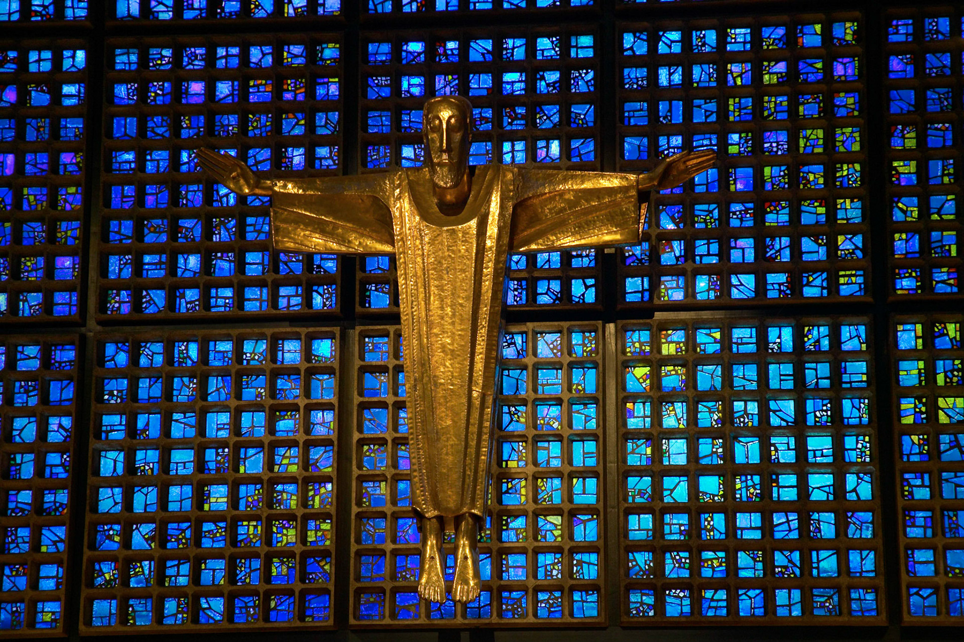 Rememberance Church,  taken with a EOS-1DSš‚ camera at 1/2 s, F 5.60, in Berlin DEU
