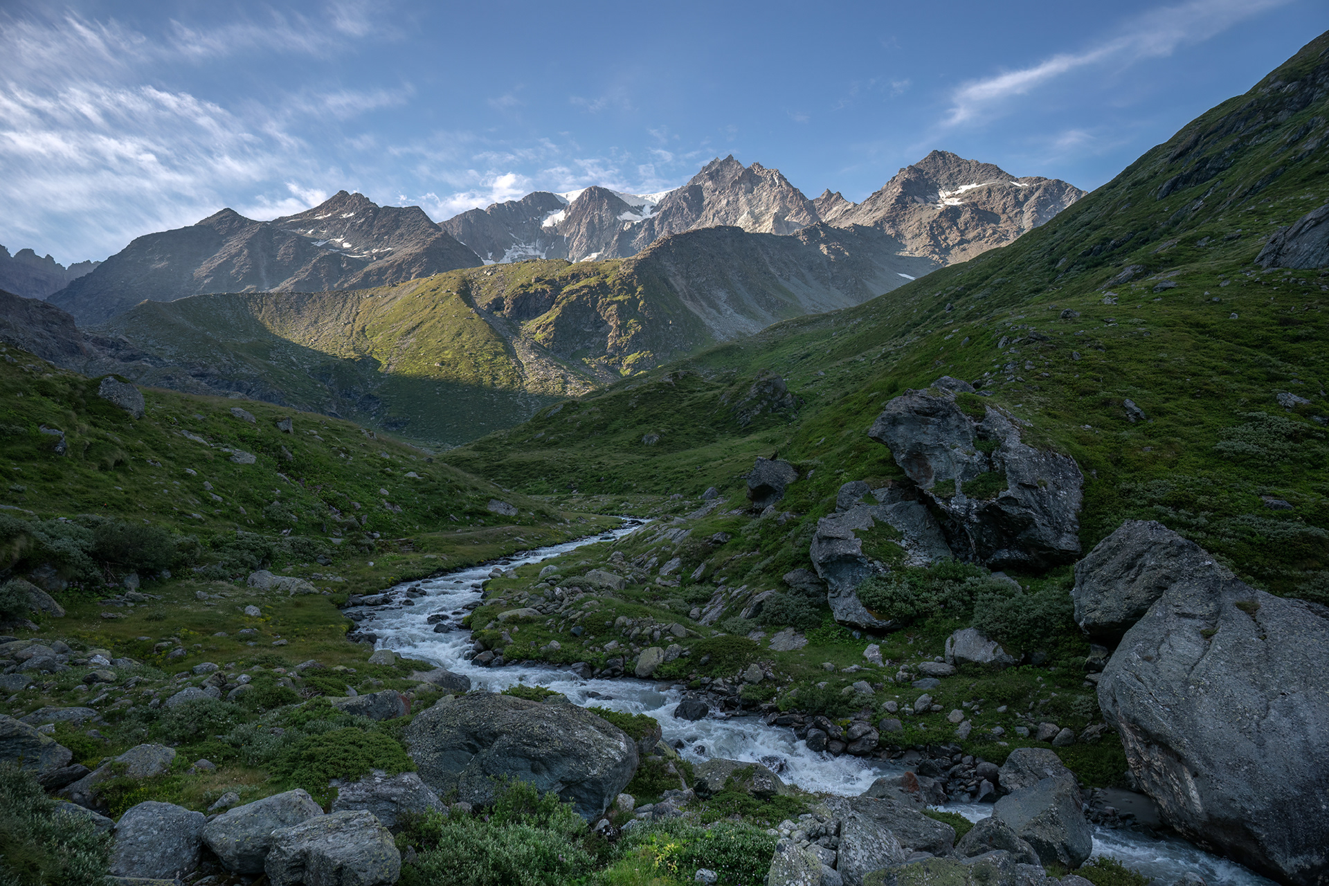 Salendo alla cabane du Velan
