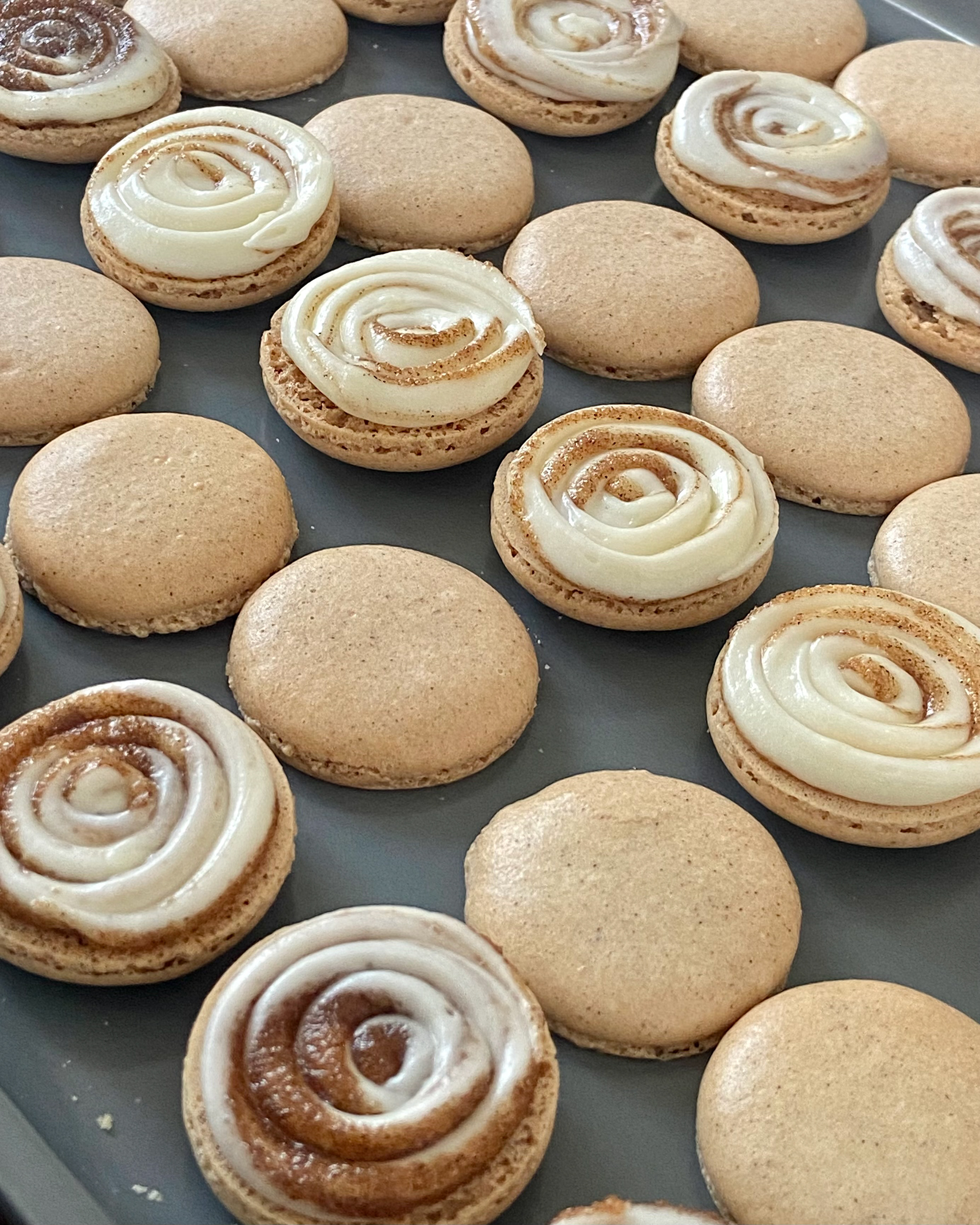 Cinnamon Bun Macarons