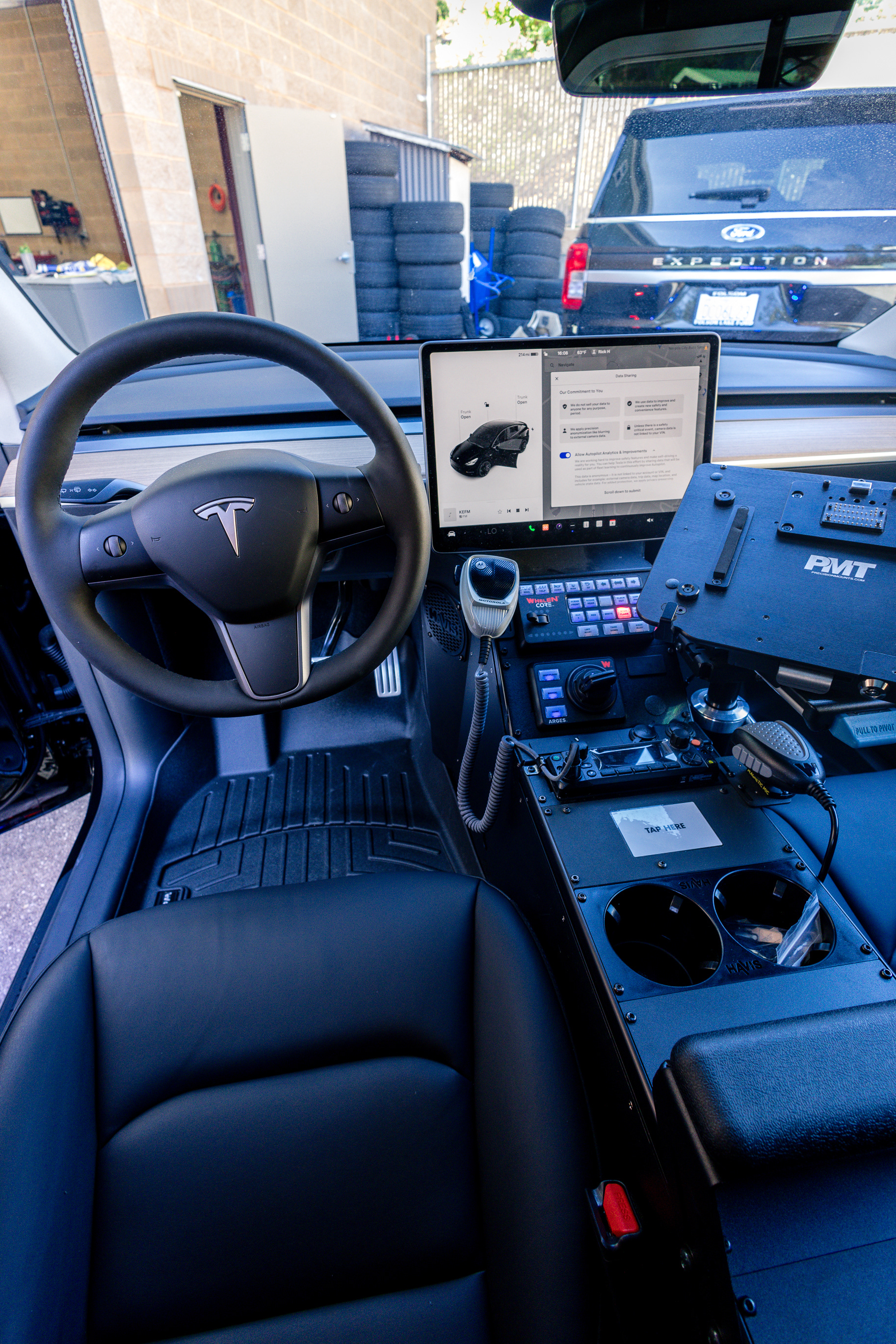 Patrol Tesla console