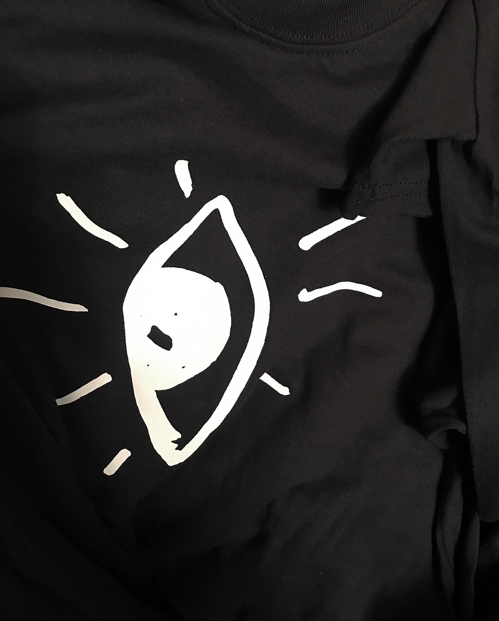 Eye tee detail