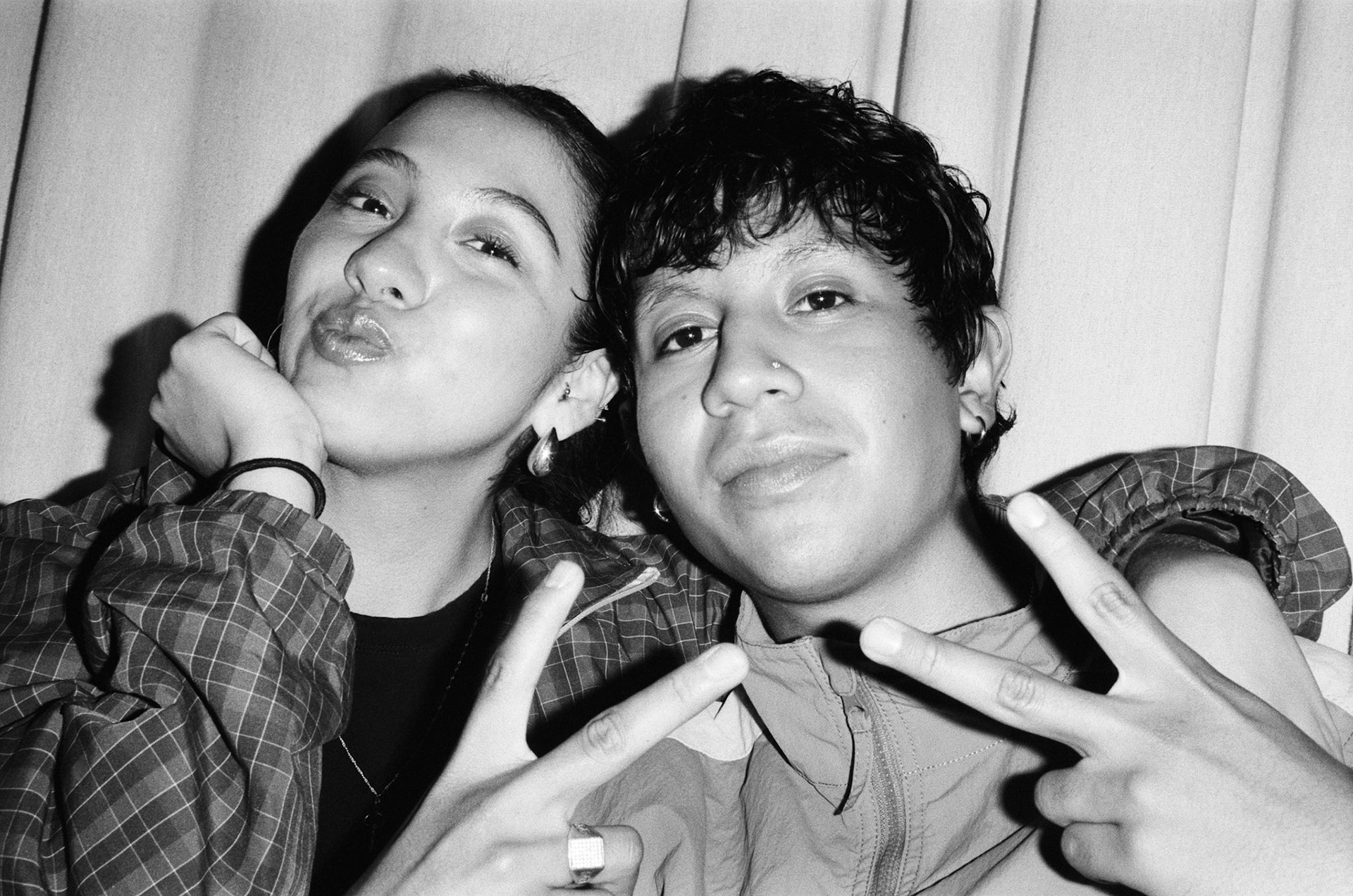 okay so lore: girl on left JUST moved to LA moving in w her boyfriend. I met Drea as a part of victors friend group back in chicago so it was so so warming to see her here in Cali (my state duh)