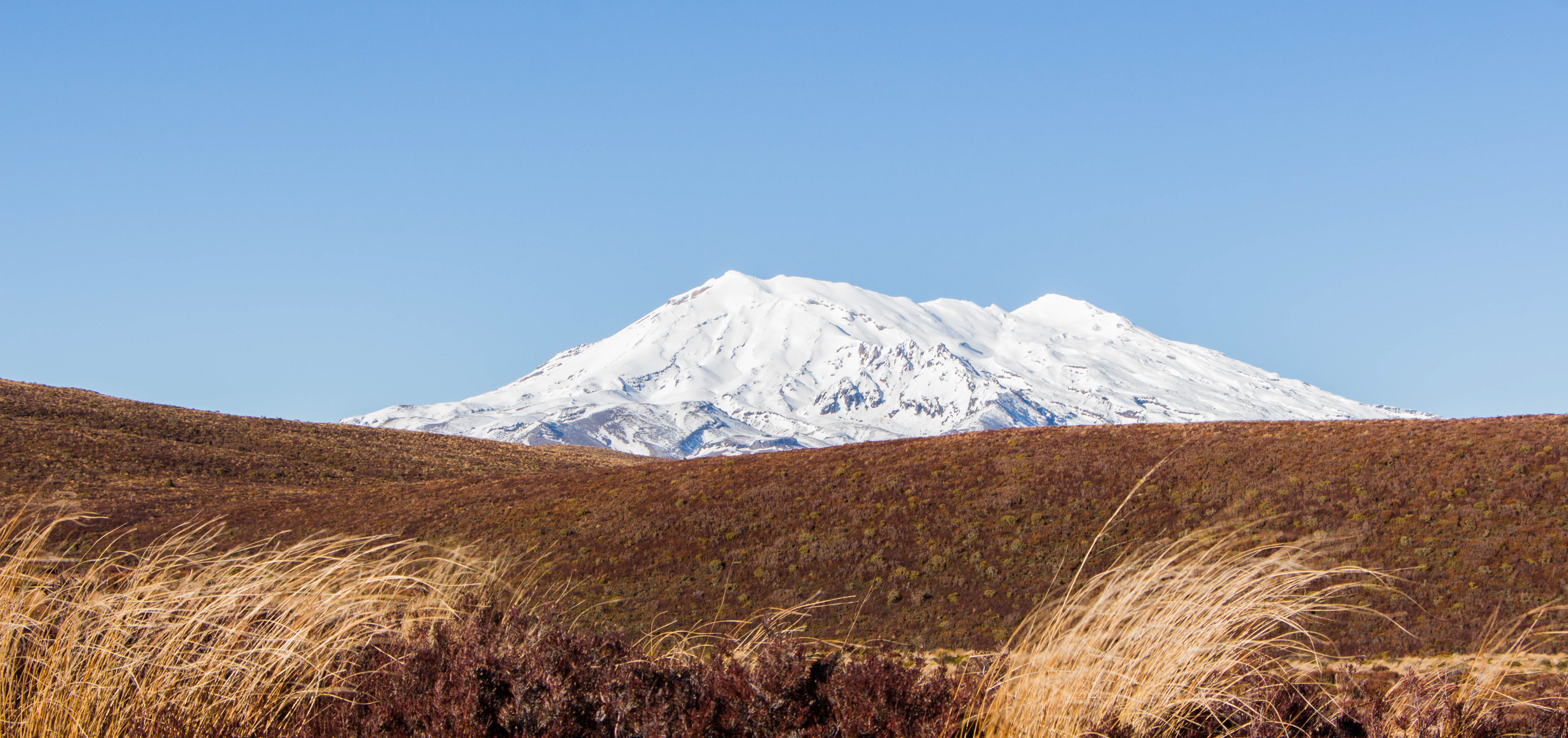 nouvelle zélande, alpine crossing Tongariro, site classé patrimoine de l’unesco, zone d’activité volcanique, volcan, montagne, glacier, Hawke's bay, parc national, neige,