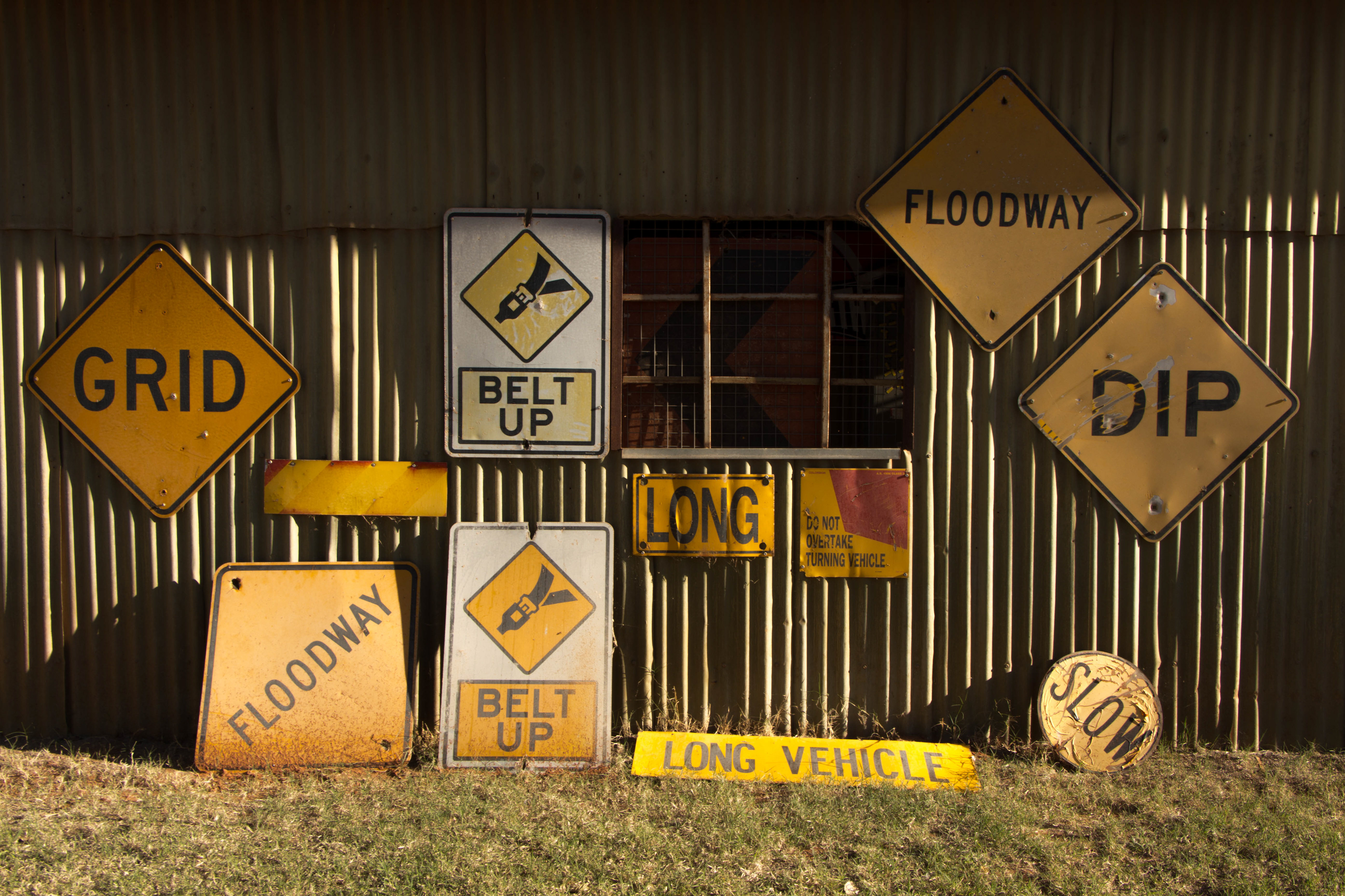 australie, alice springs, red center, bush, outback, panneaux
