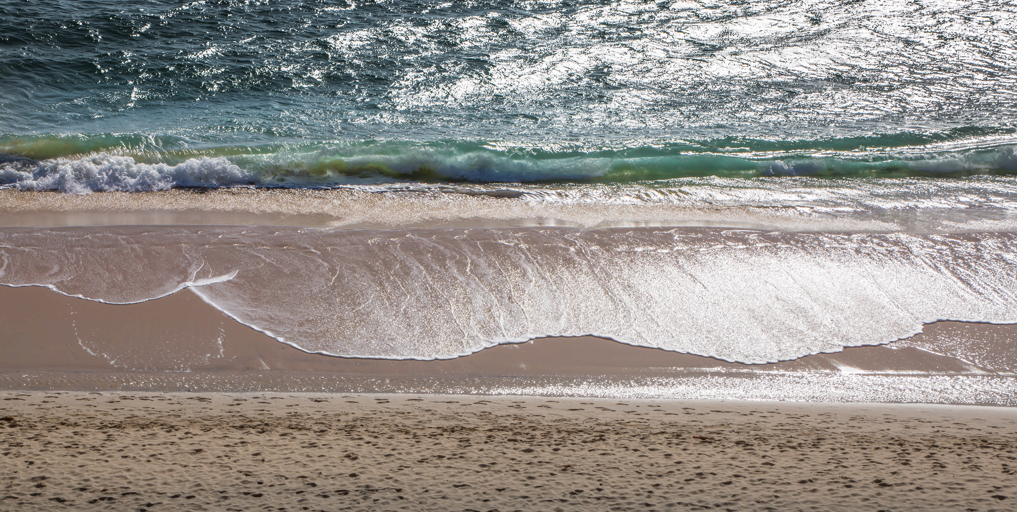 vue sur la plage de Fuerteventura, vue sur la mer, océan atlantique, eau turquoise, playa salvaje