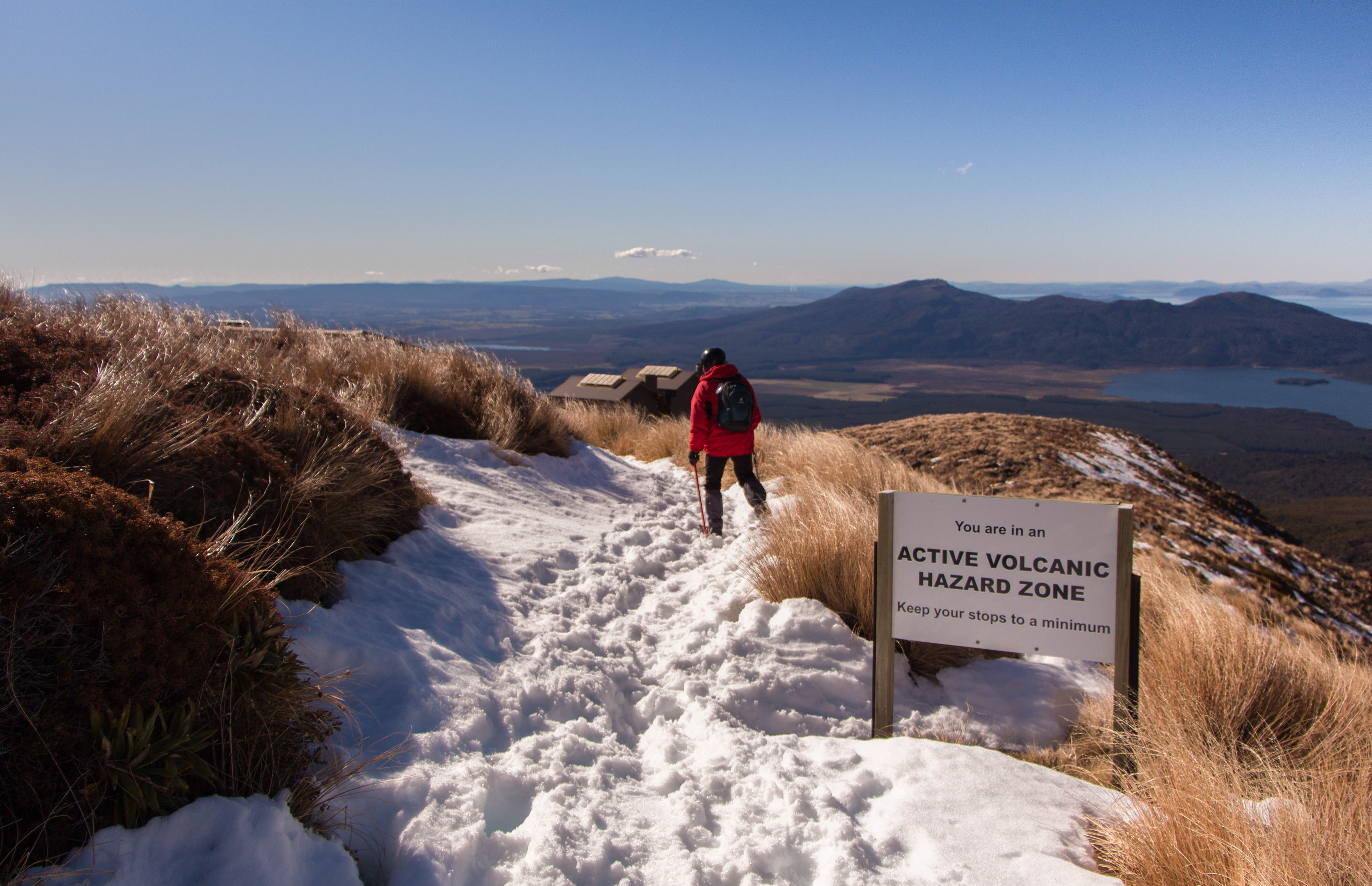 nouvelle zélande, alpine crossing Tongariro, site classé patrimoine de l’unesco, zone d’activité volcanique, volcan, montagne, glacier, Hawke's bay, parc national, neige, te maari