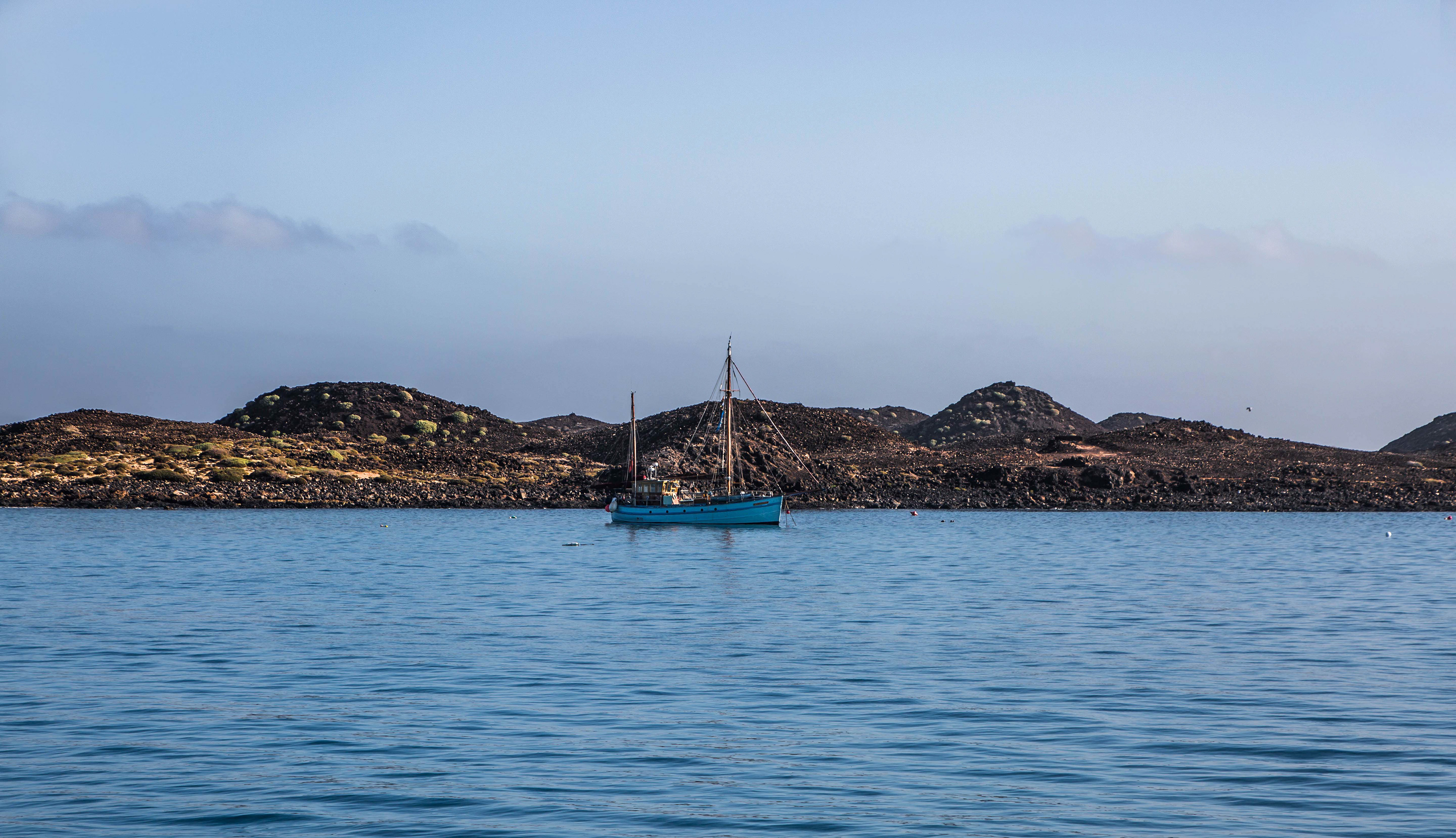 fuerteventura, île de lobos, biosphère, réserve naturelle, parc naturel, volcan, roche volcanique