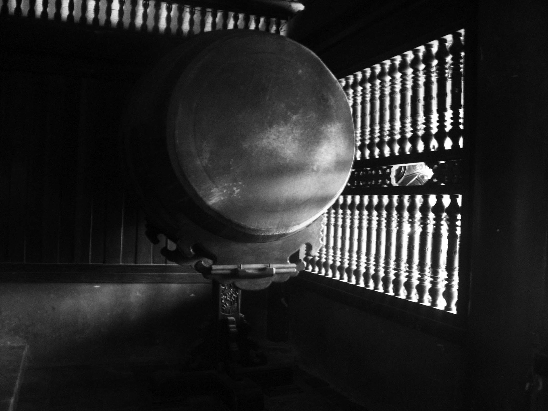 Pagode des parfums, Chùa Hương, Hương Sơn, montagne du parfum, rivière Yến, escalier, sentier, frangipanier, brume, pagode, temple, sanctuaire, pagode Thien Tru, tambour