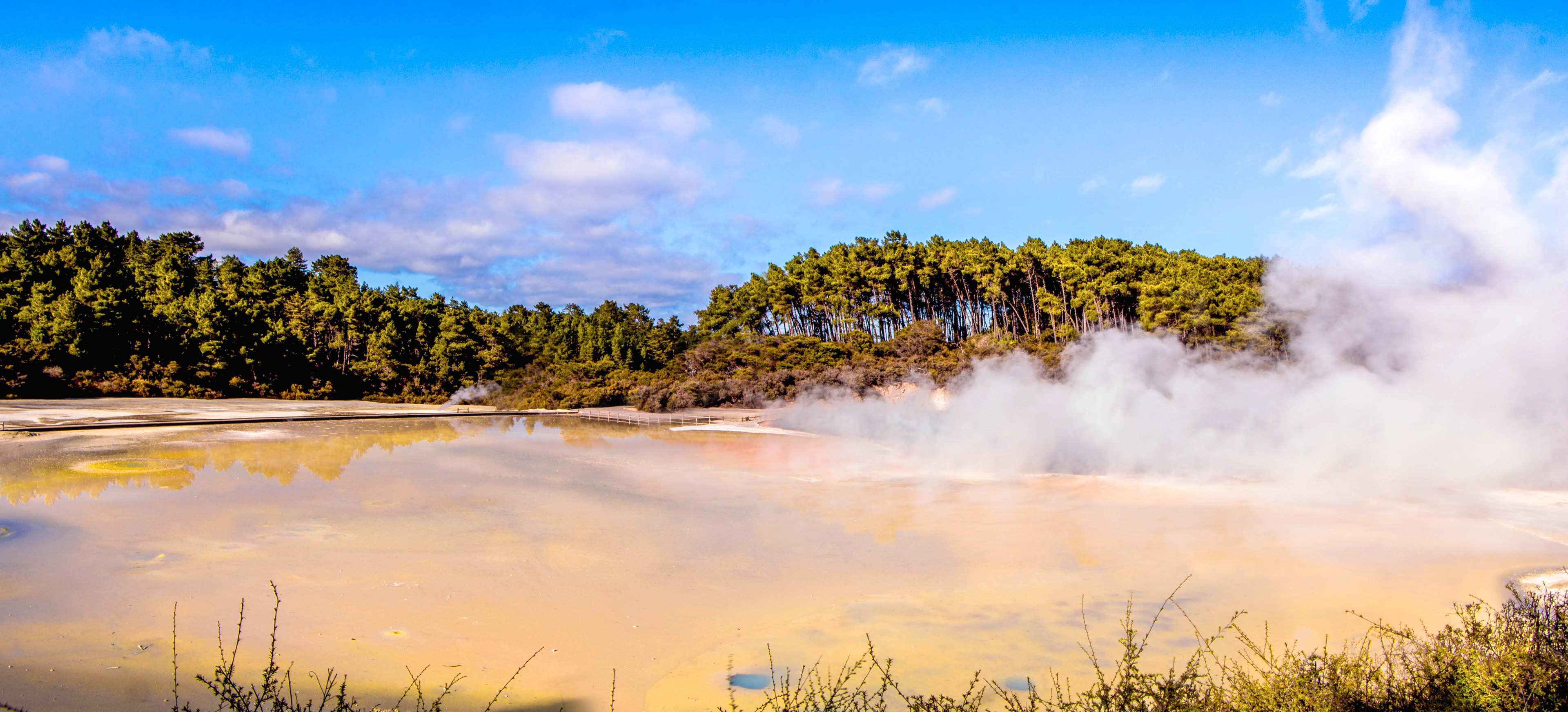 Wai O Tapu Wonderland - Nouvelle Zélande, parc de geyser, géothermie, fumerolle, lac, artist's palette