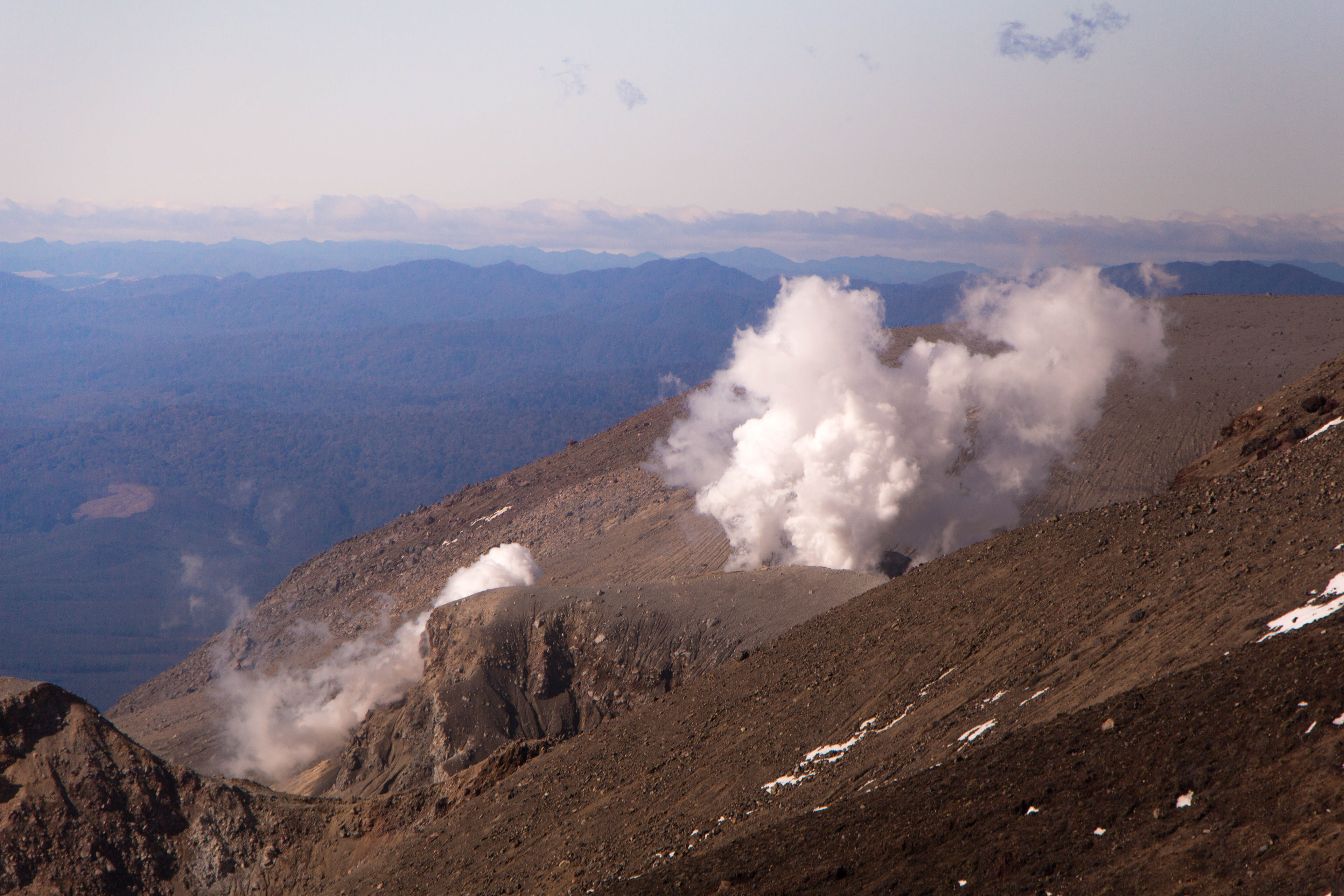 nouvelle zélande, alpine crossing Tongariro, site classé patrimoine de l’unesco, zone d’activité volcanique, volcan, montagne, glacier, Hawke's bay, parc national, neige, te maari, fumerolles