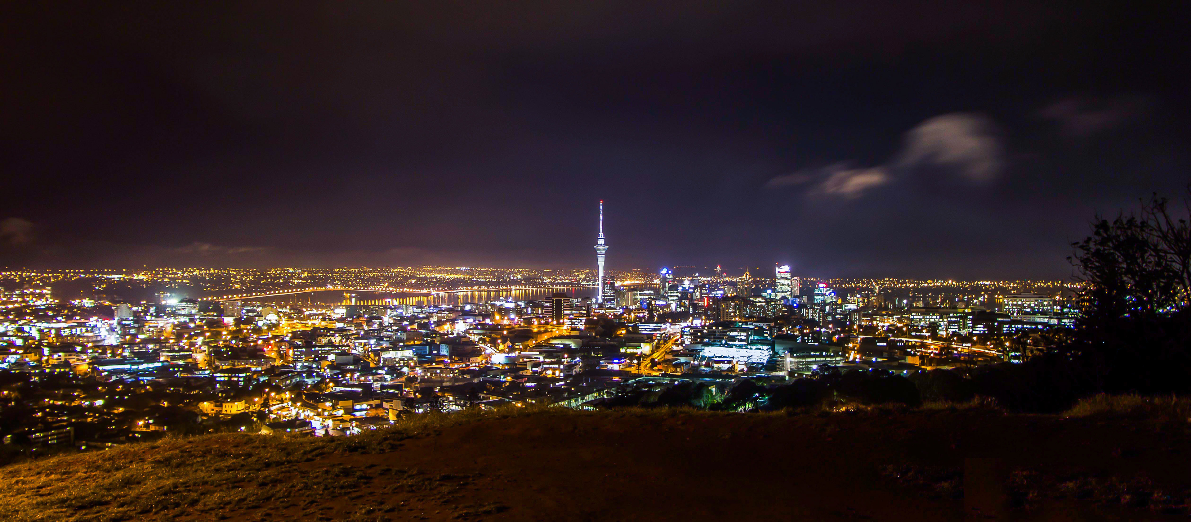 auckland, vue du mont eden, nouvelle-zélande, photo de nuit