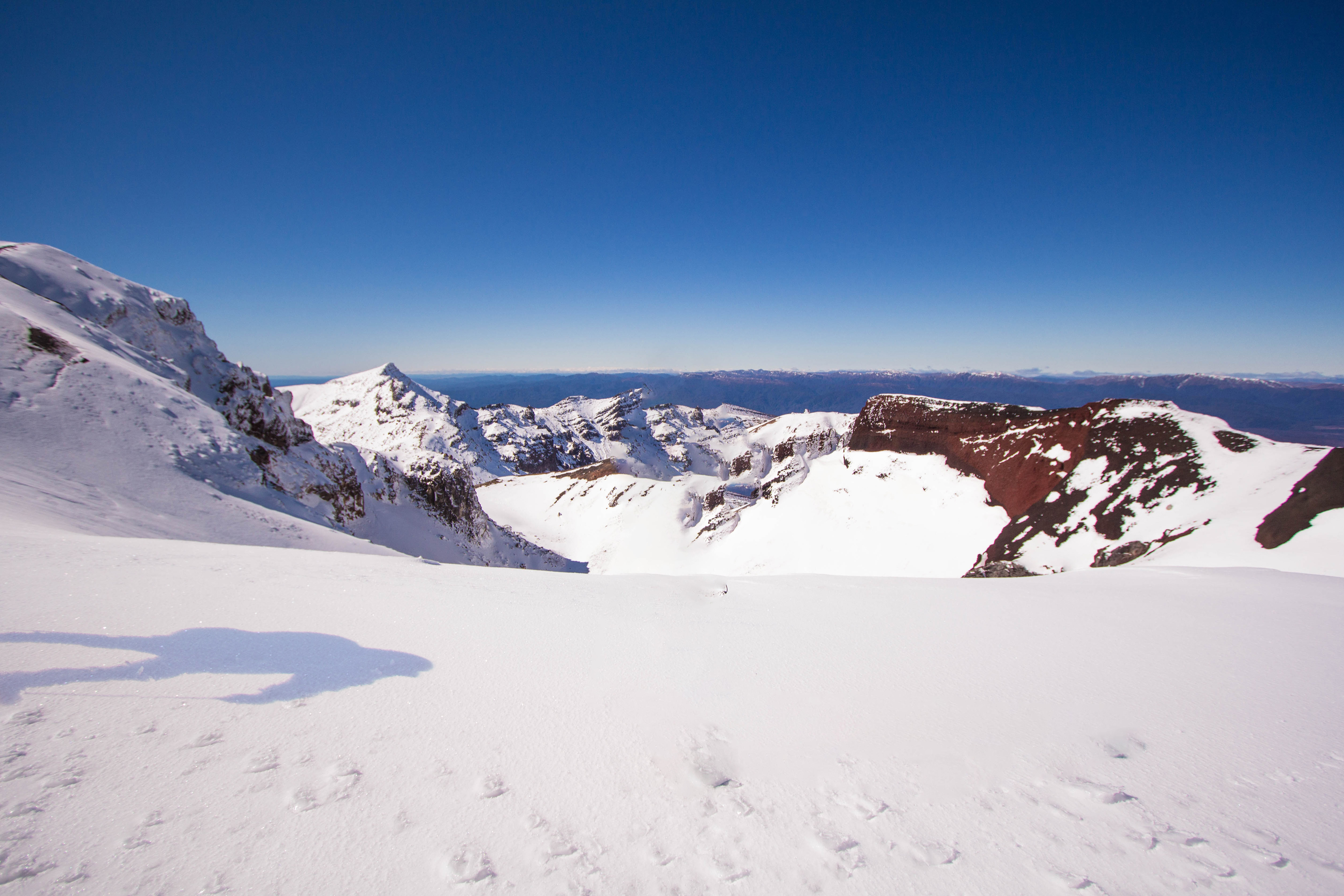nouvelle zélande, alpine crossing Tongariro, site classé patrimoine de l’unesco, zone d’activité volcanique, volcan, montagne, glacier, Hawke's bay, parc national, neige, red crater