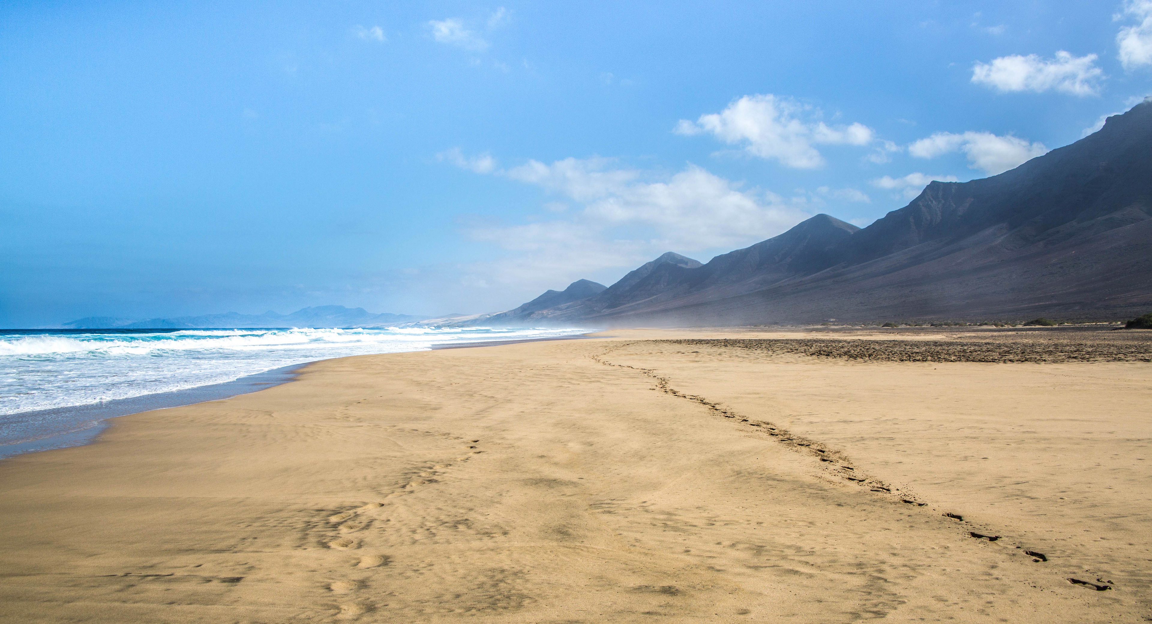 Playa de Cofete, fuerteventura, canaries, pic de zarza, chaîne de montagnes