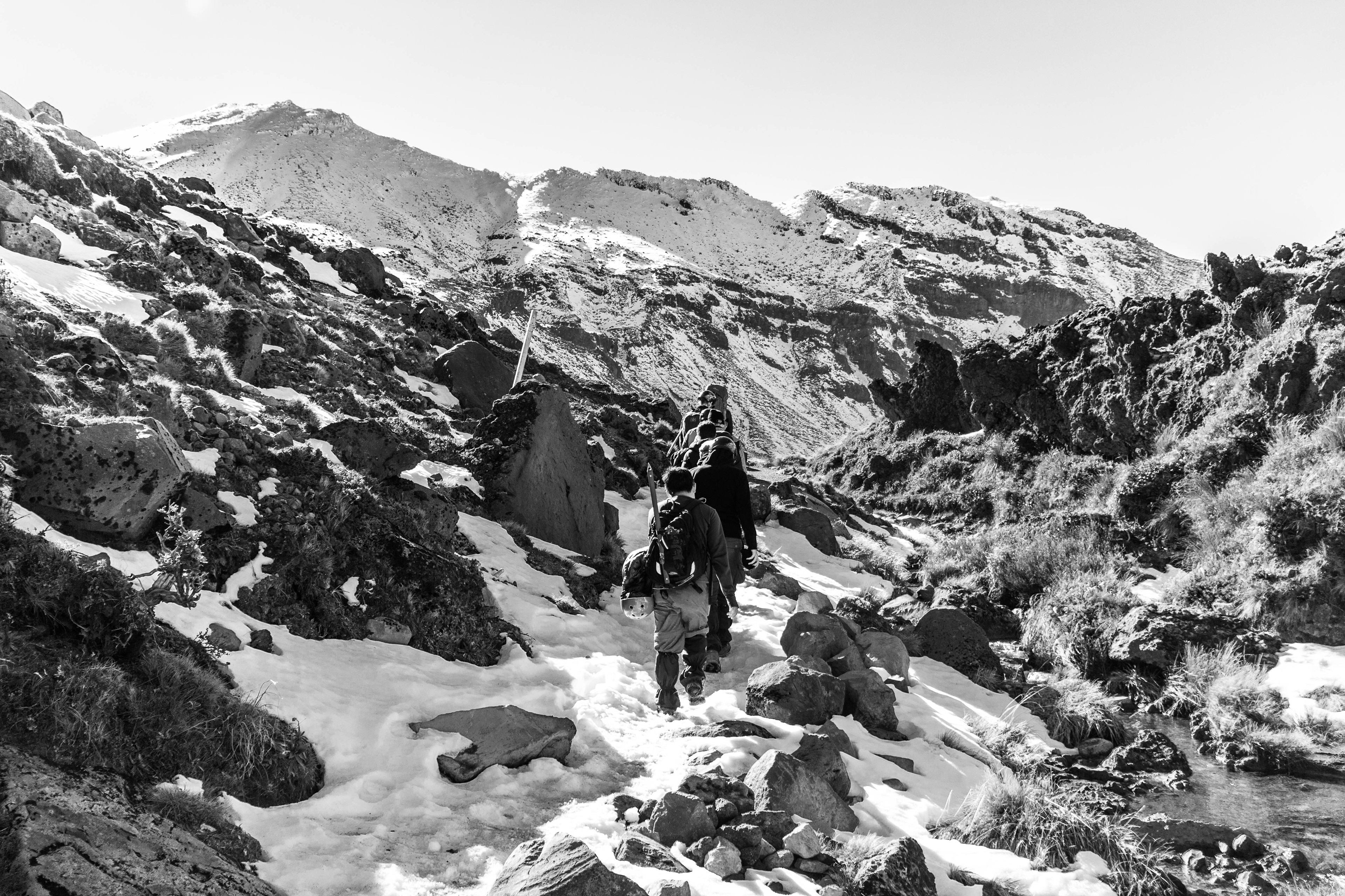nouvelle zélande, alpine crossing Tongariro, site classé patrimoine de l’unesco, zone d’activité volcanique, volcan, montagne, glacier, Hawke's bay, parc national, neige,