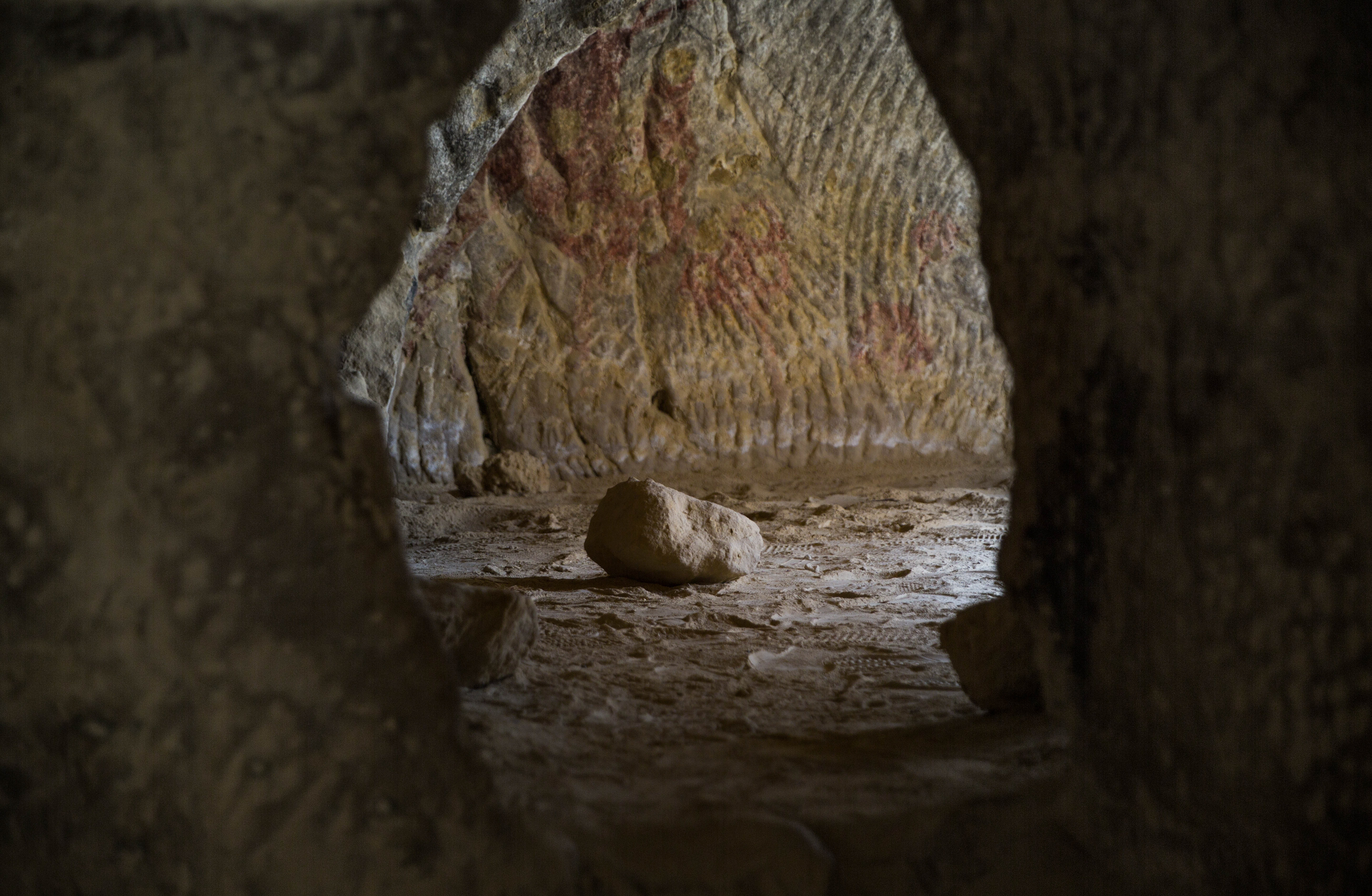plage de matala, nécropole romaine, caveaux, hippie