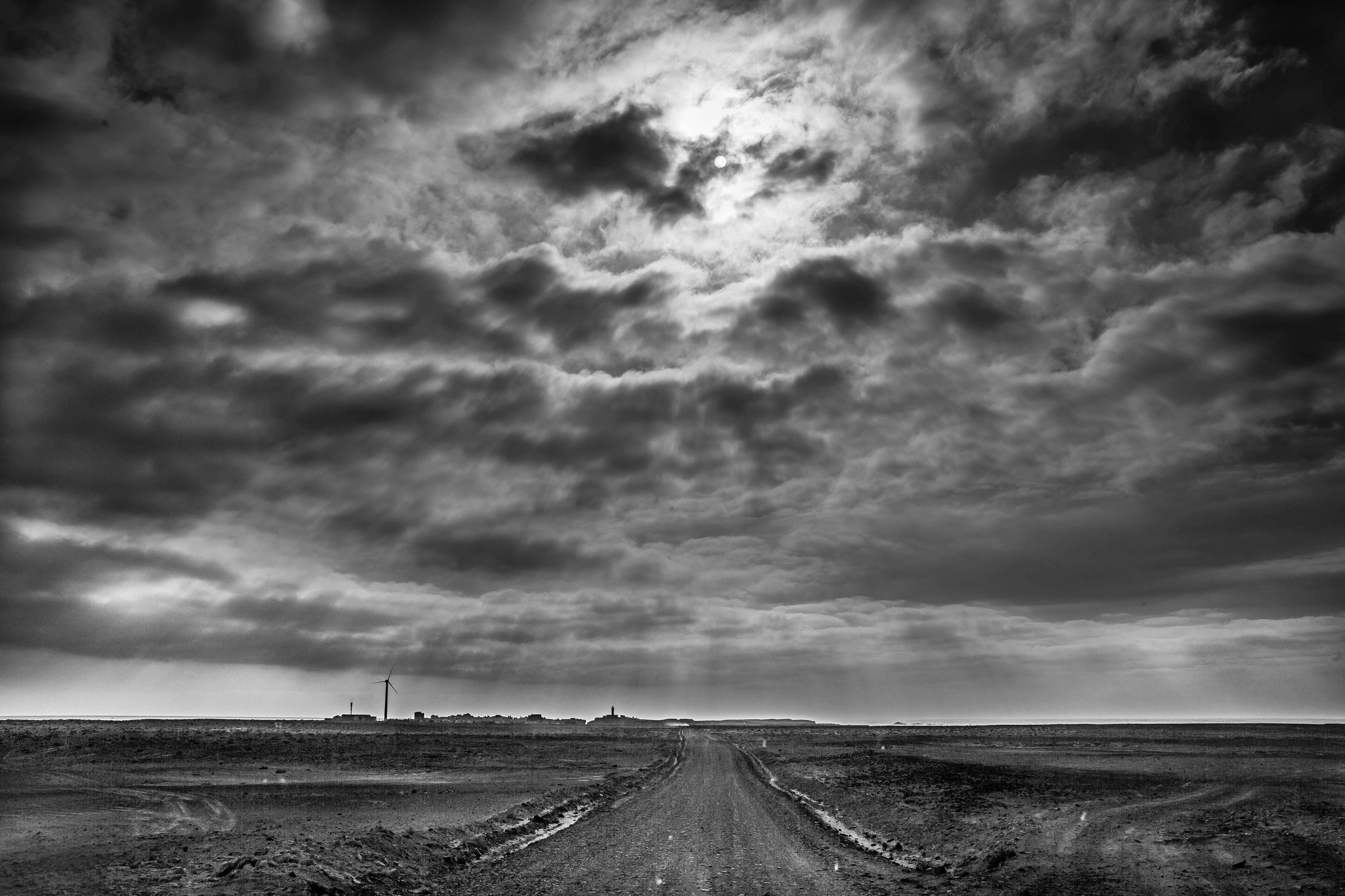 fuerteventura, canaries, N&B, B&W, jandia, chemin, route, ciel ombrageux