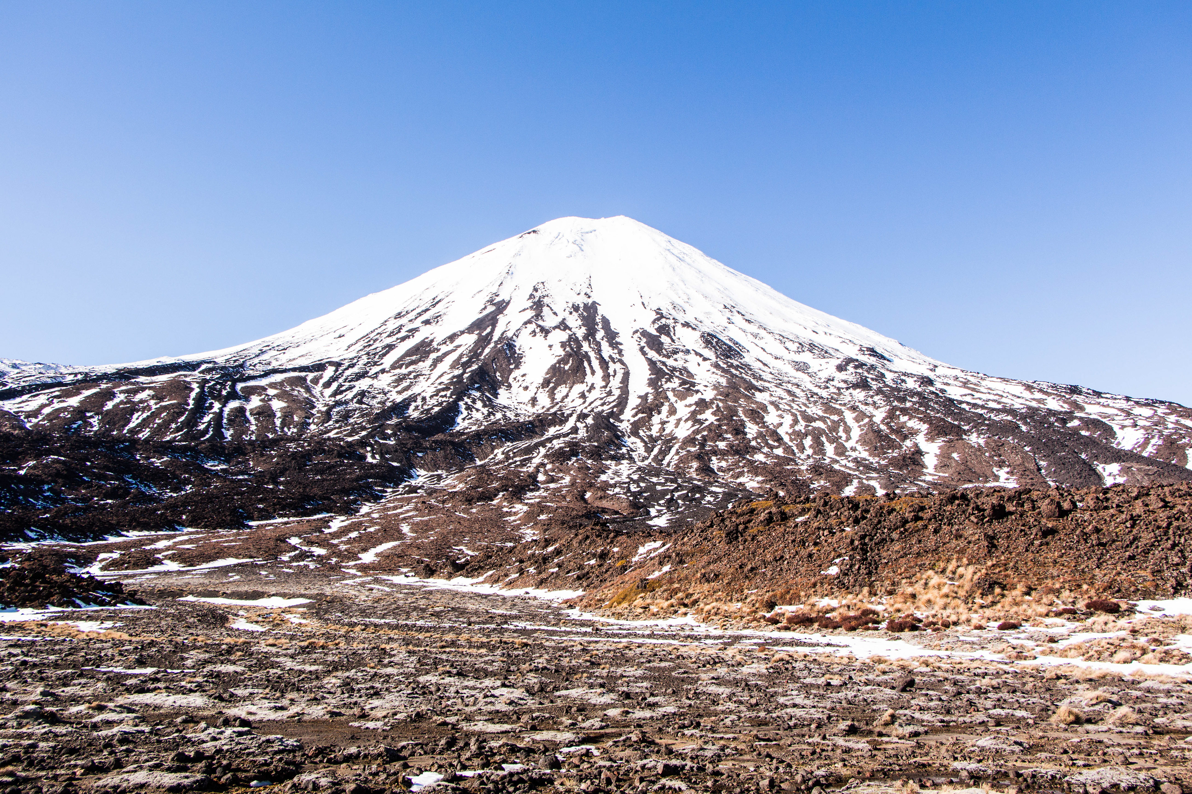 nouvelle zélande, alpine crossing Tongariro, site classé patrimoine de l’unesco, zone d’activité volcanique, volcan, montagne, glacier, Hawke's bay, parc national, neige,