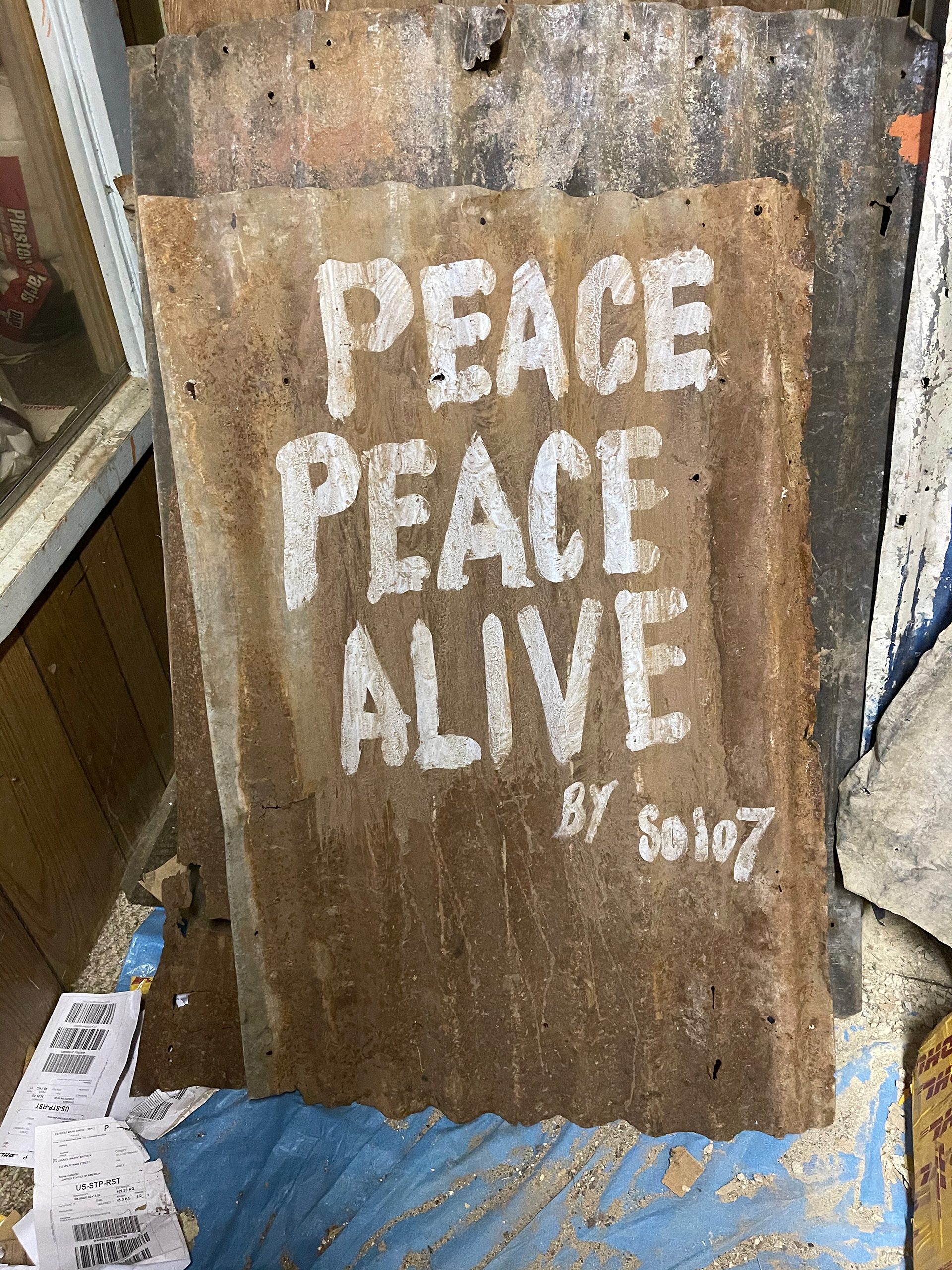272