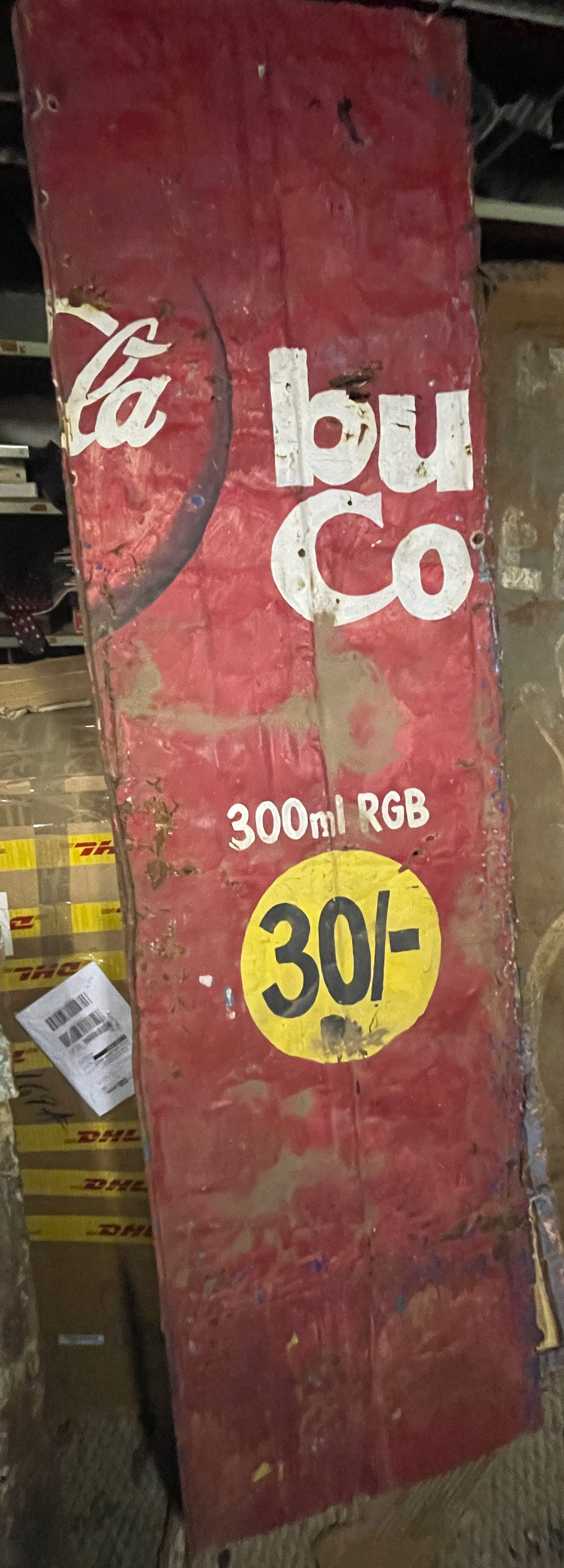 527