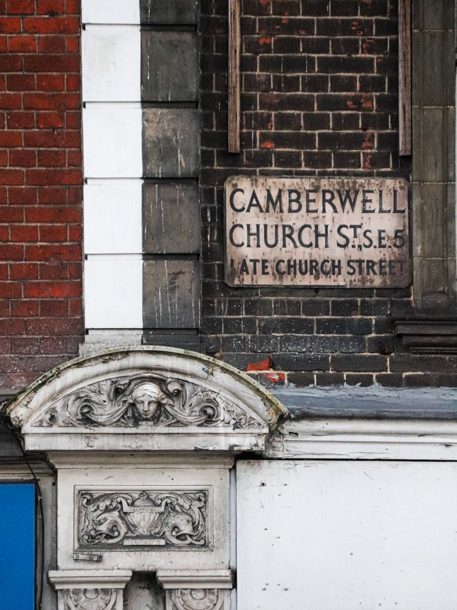 053/365 Signs of ye olde London