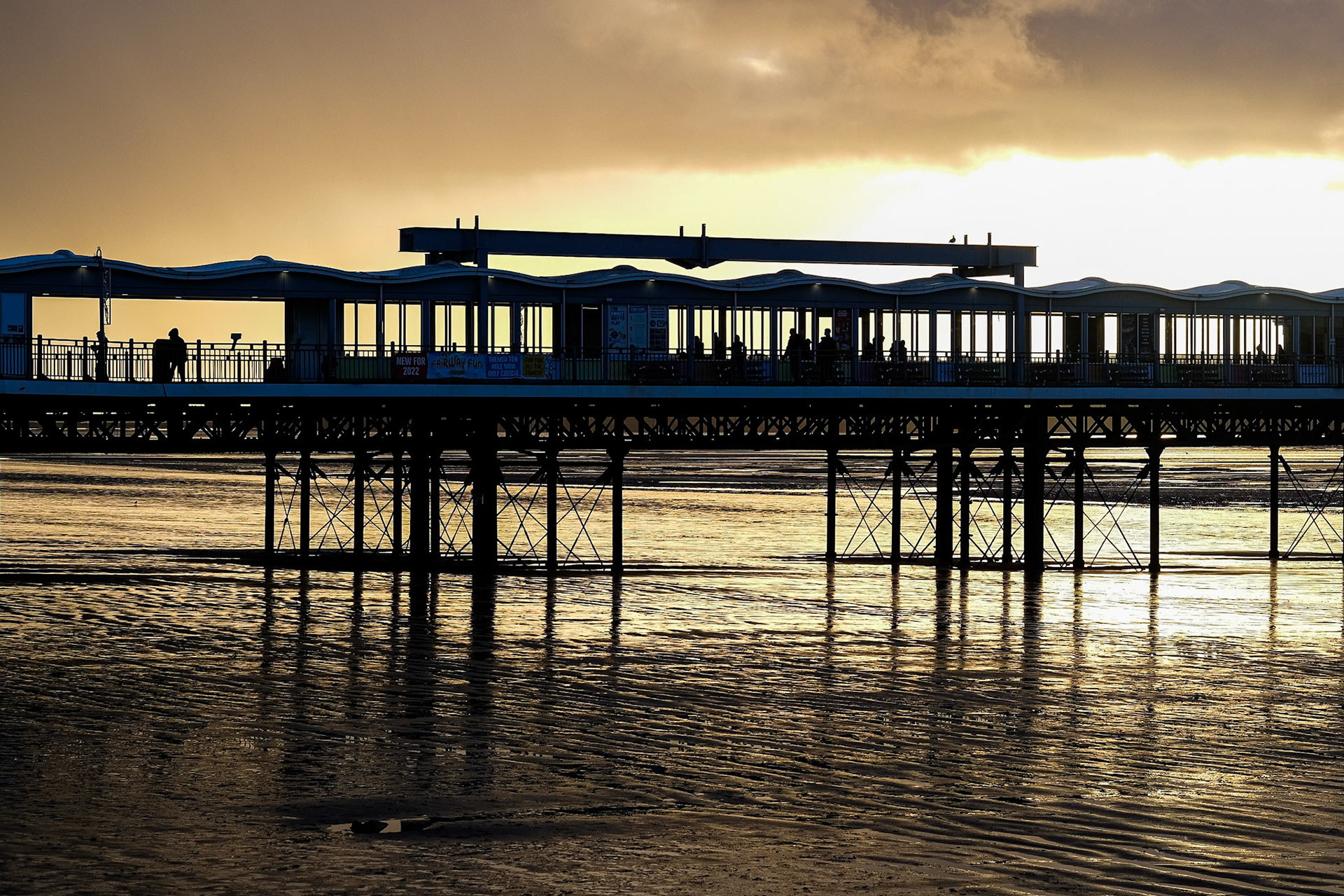 360/365 Boxing Day seaside strolling