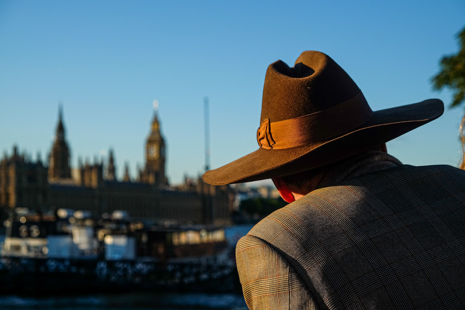 259/365 Watching the queue go by