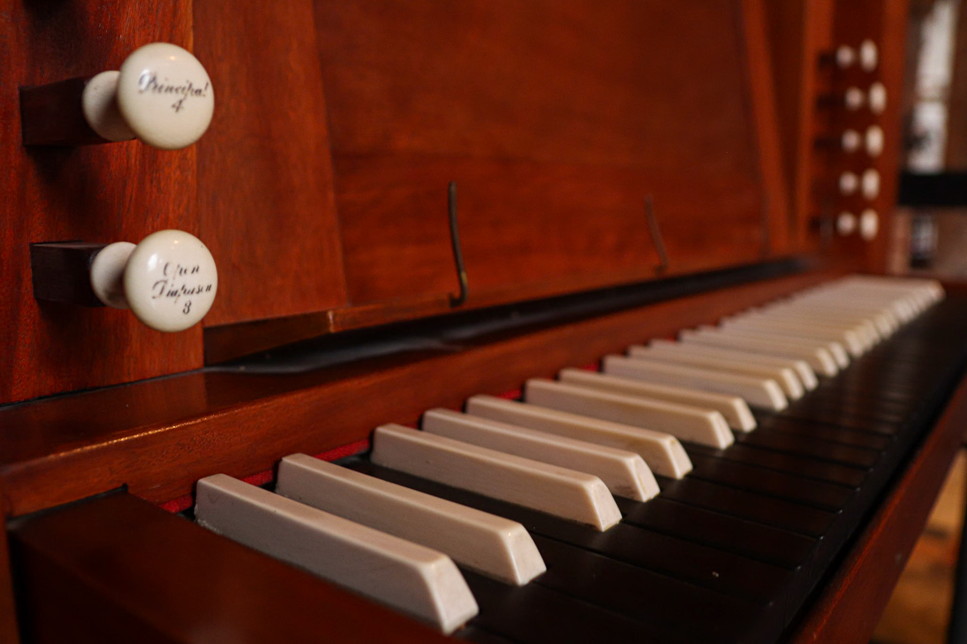 047/365 Keys in negative