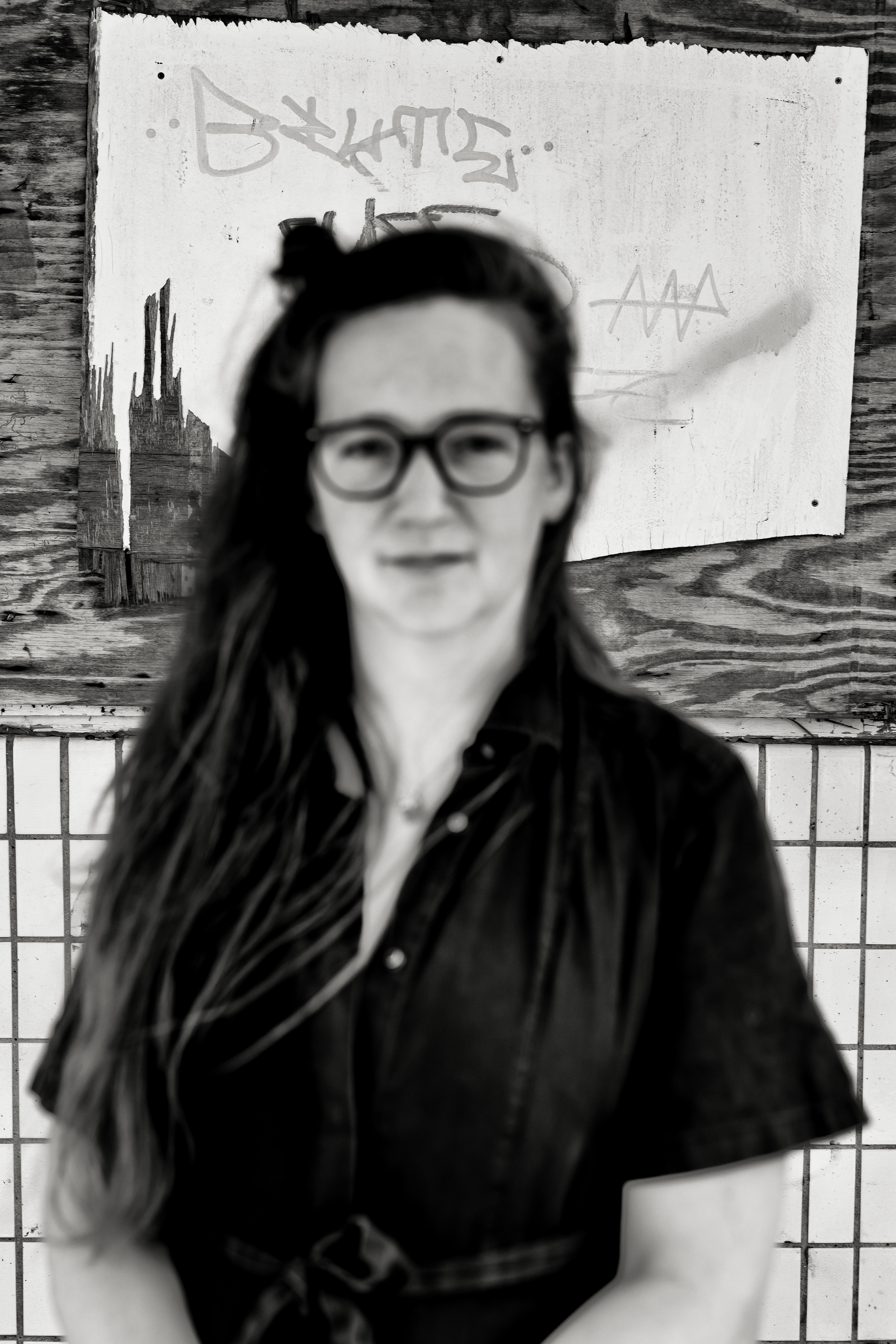 Tessel Dekker – Illustrator, Designer & Animator, works from Haarlem under the name Segolia Design. She creates illustrations, graphic design, and hand-drawn animations for cultural institutions, cafés, and musicians. Her style is known for its mix of playful details, bold typography, and gritty textures. In her personal work, she brings to life Segolia World — a whimsical universe filled with nature, animals, and strange creatures.