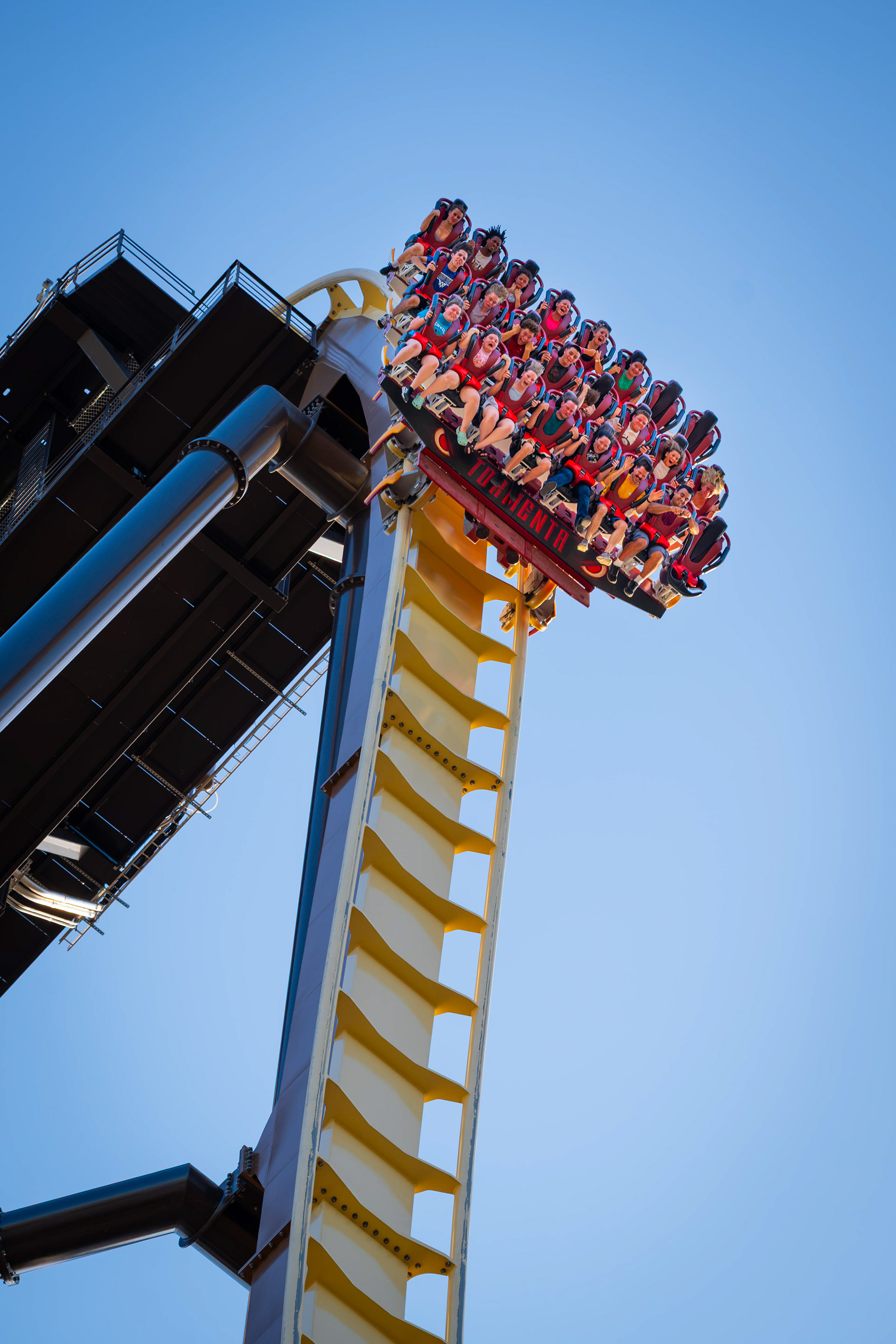 Tormenta Rampaging Run - Six Flags Over Texas