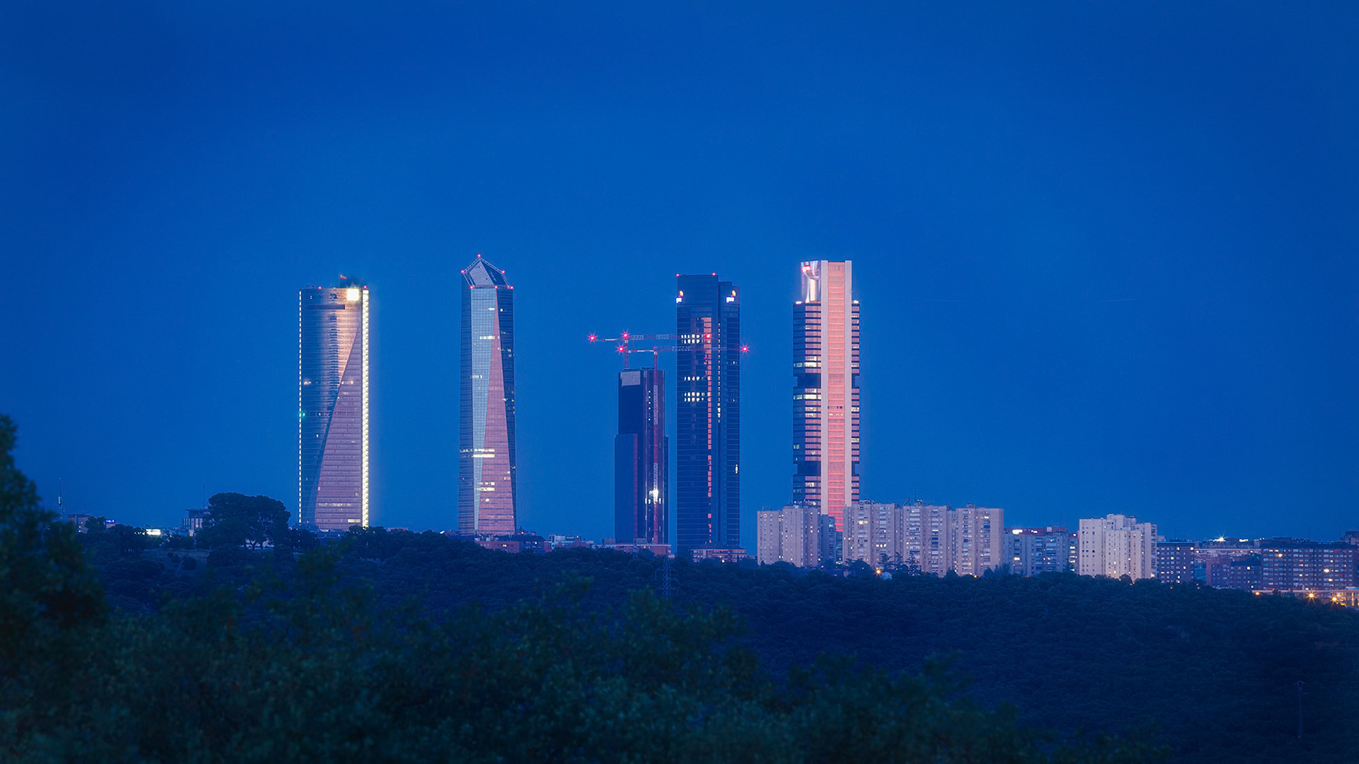 Las 4 torres en la hora azul