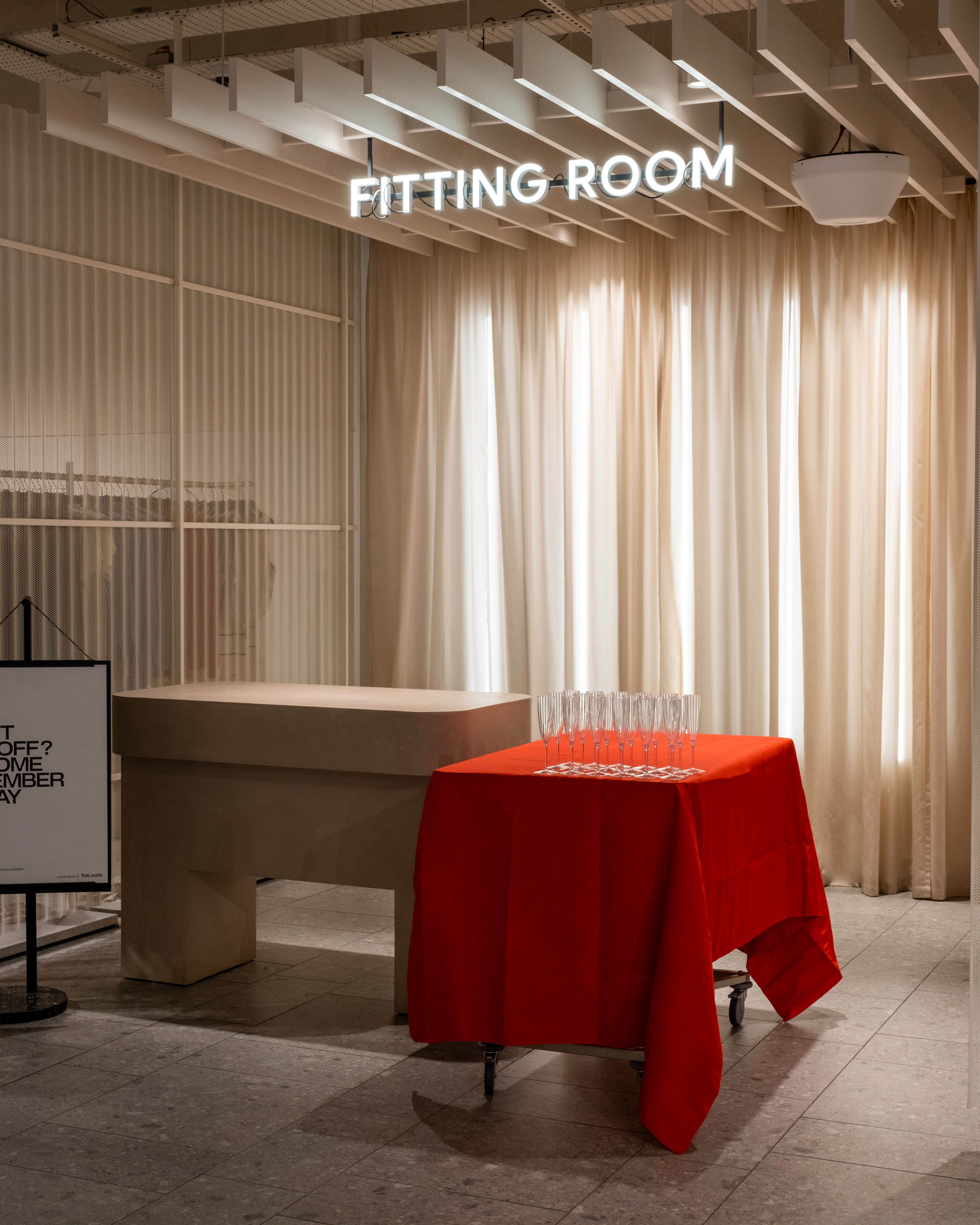 H&M Regent Street. Interior photograph. Architecture.