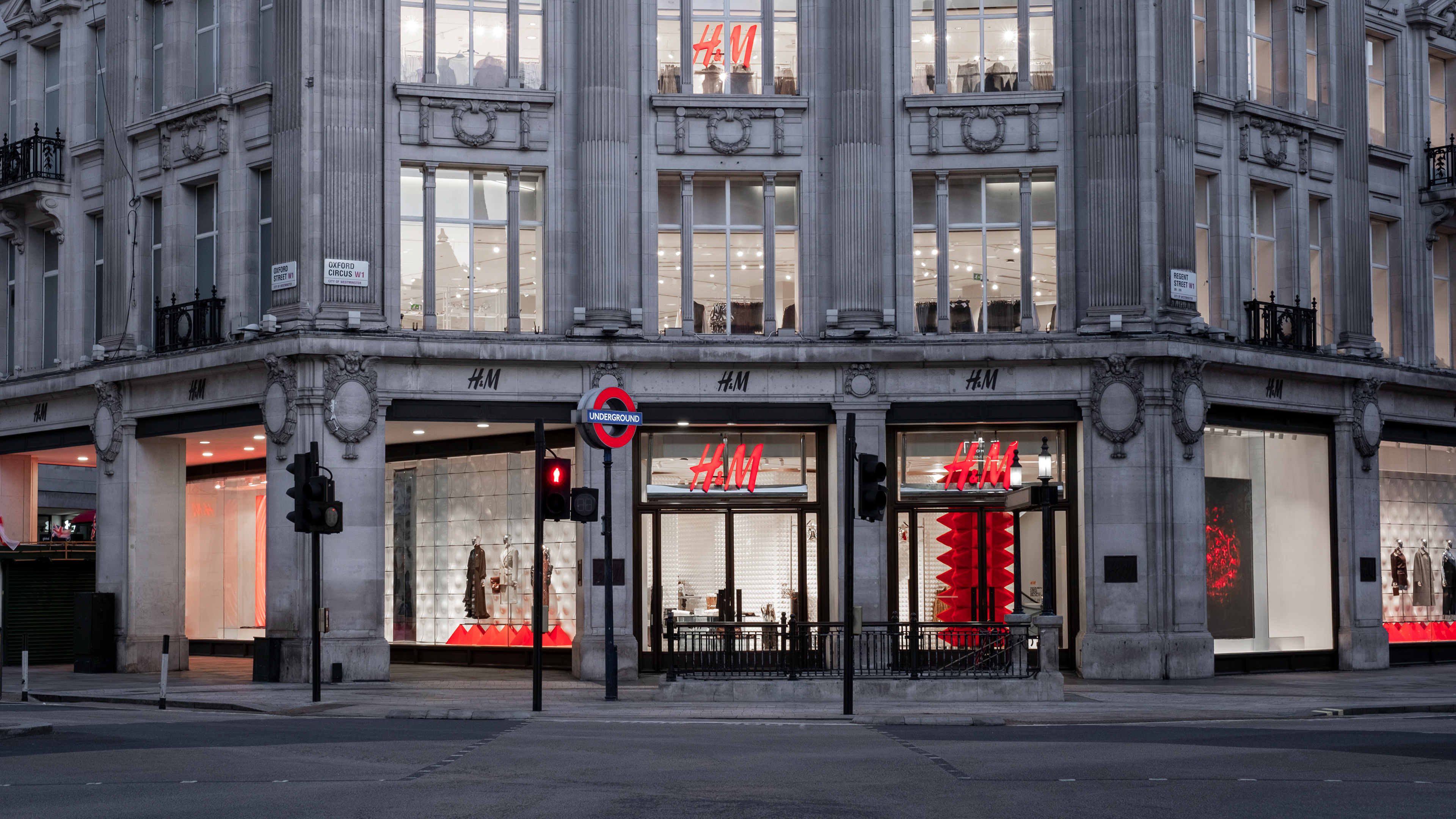 H&M Oxford Circus. Exterior photograph. Architecture.