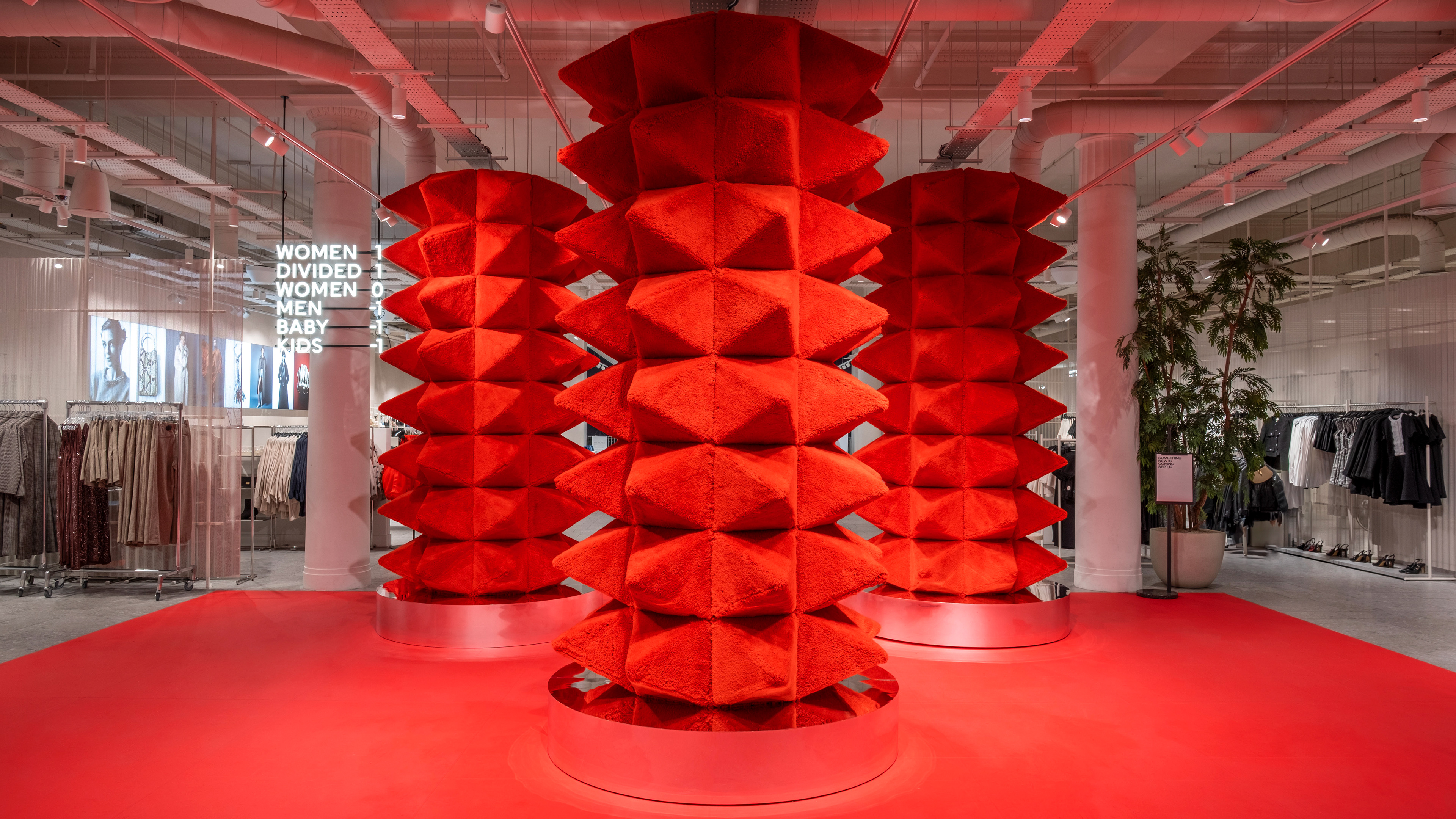 H&M Regent Street. Interior photograph. Architecture.