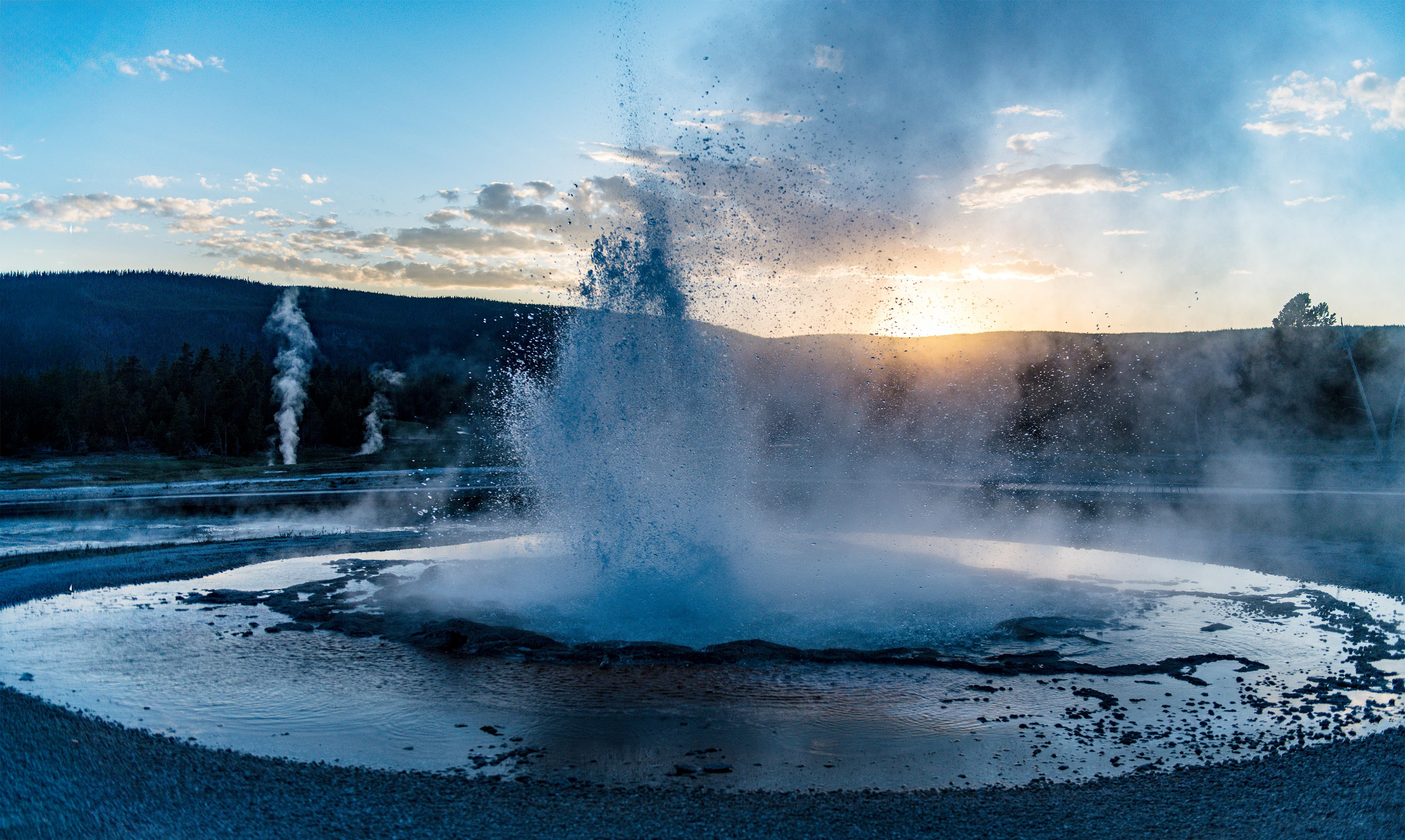 Upper Geyser Basin - Sawmill Geyser