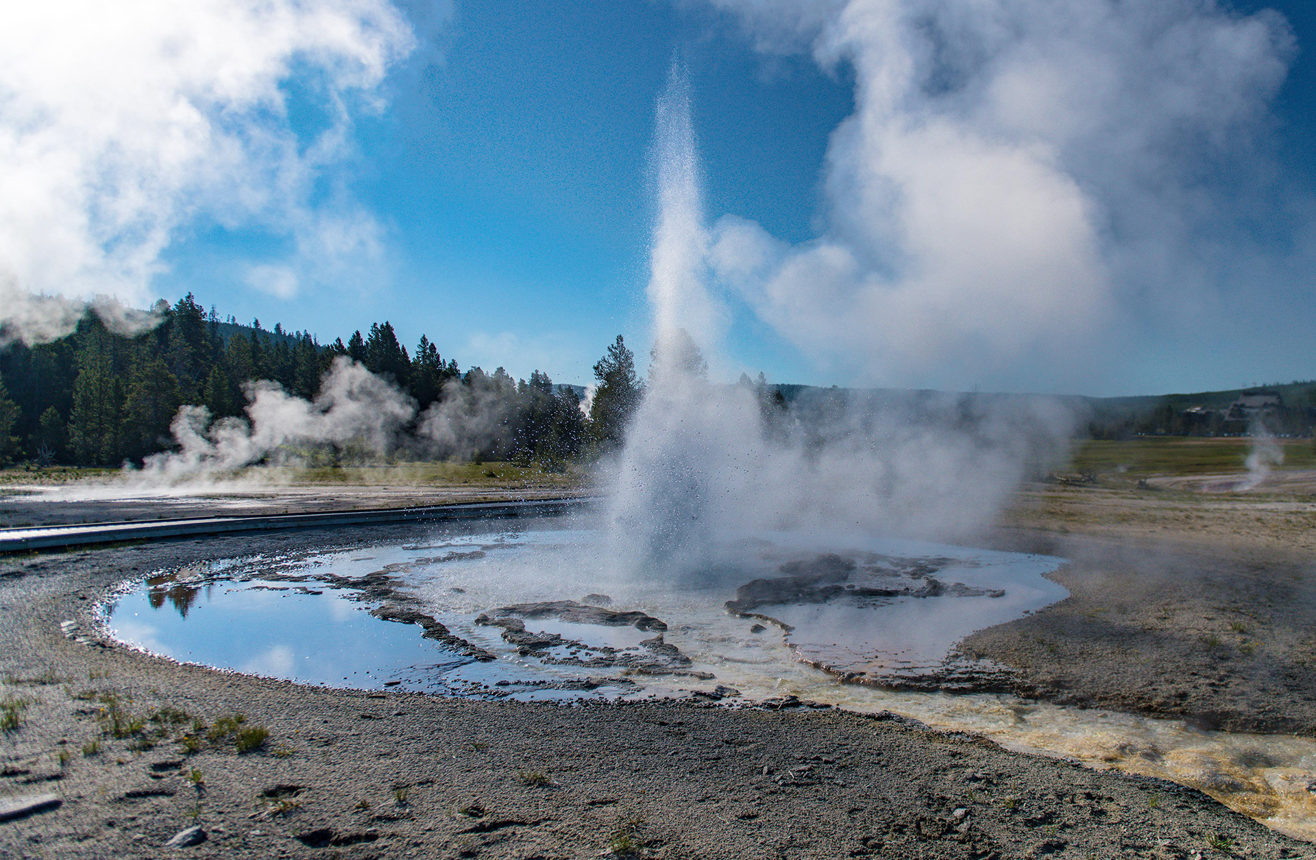 Upper Geyser Basin - Spasmotic Geyser
