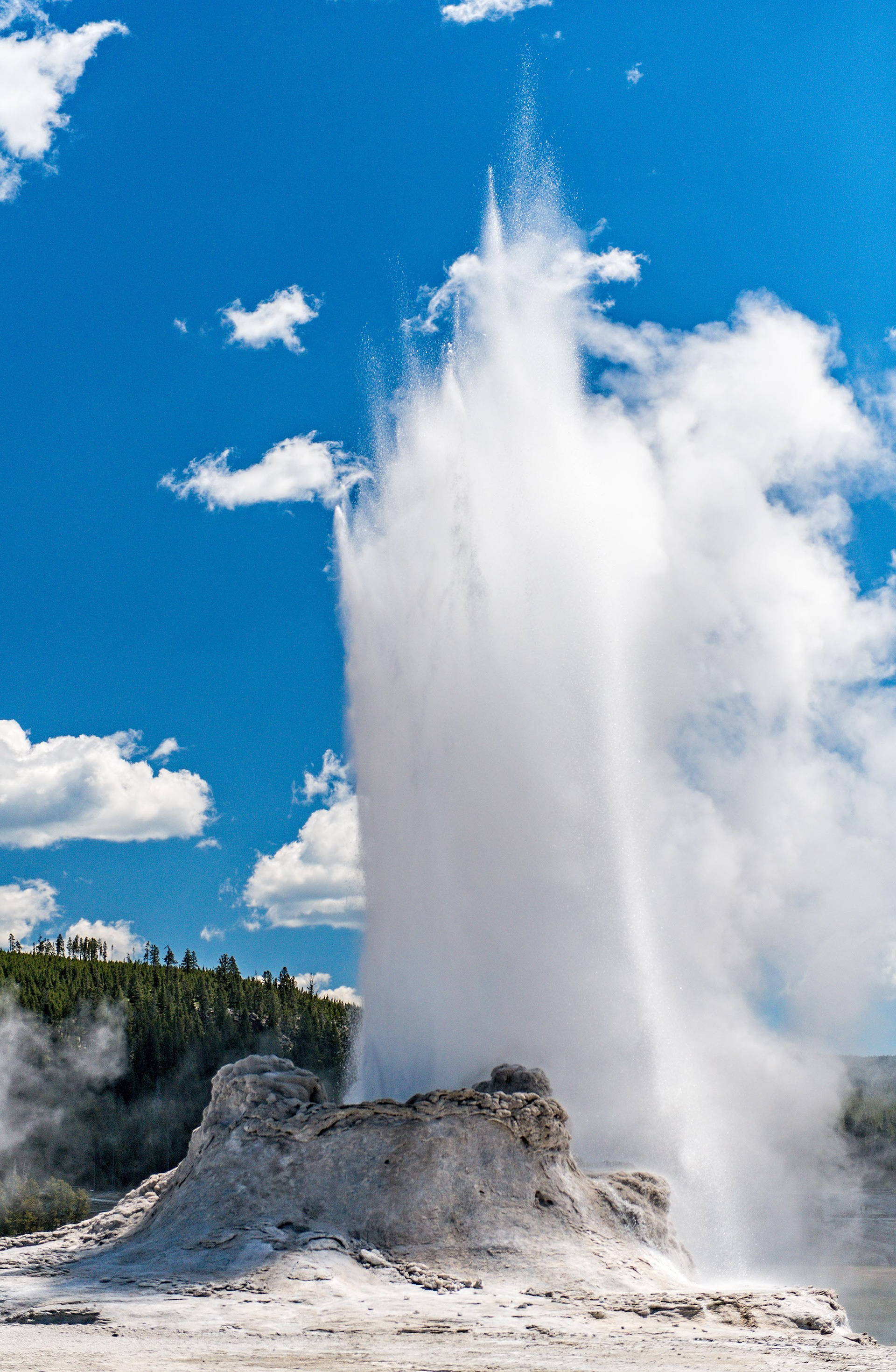 Upper Geyser Basin - Castle Geyser