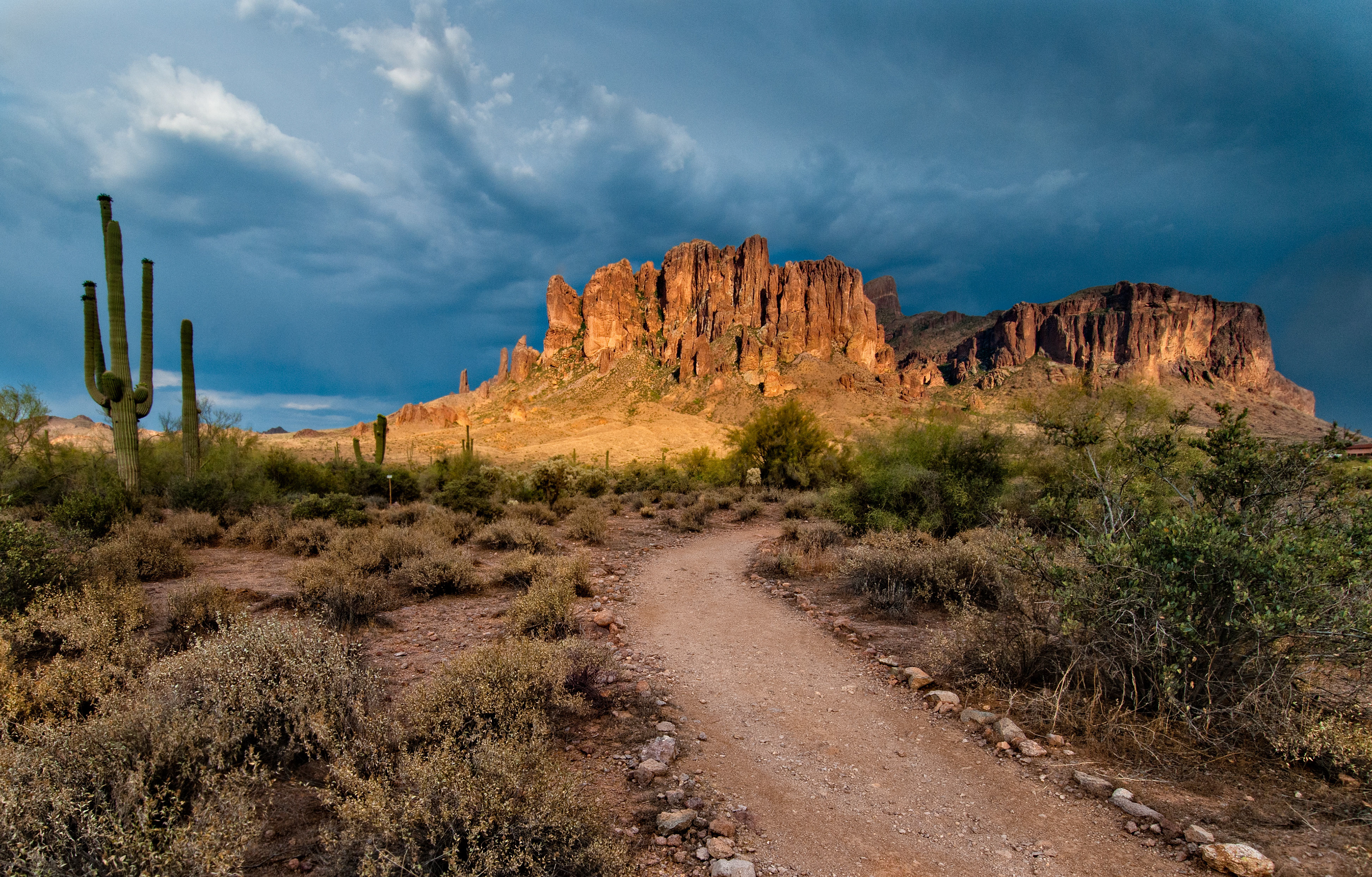 Superstition Mtns, Lost Dutchman State Park