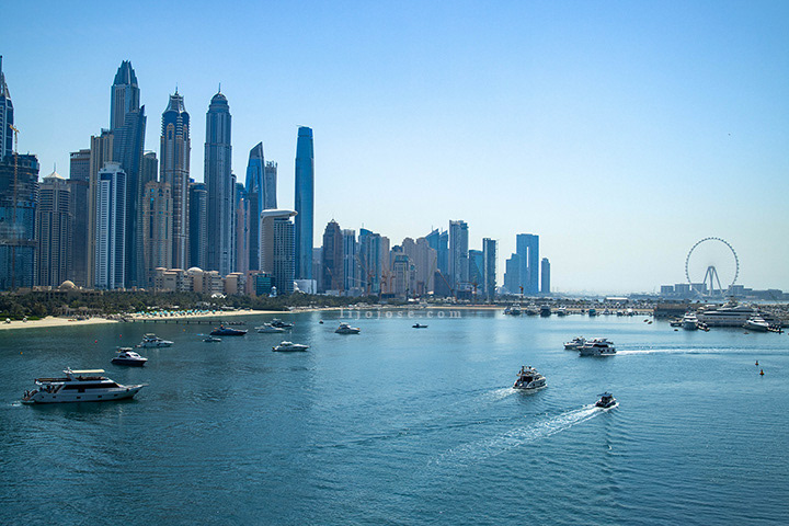 Dubai Marina: Skyline, Yachts & Blue Horizons