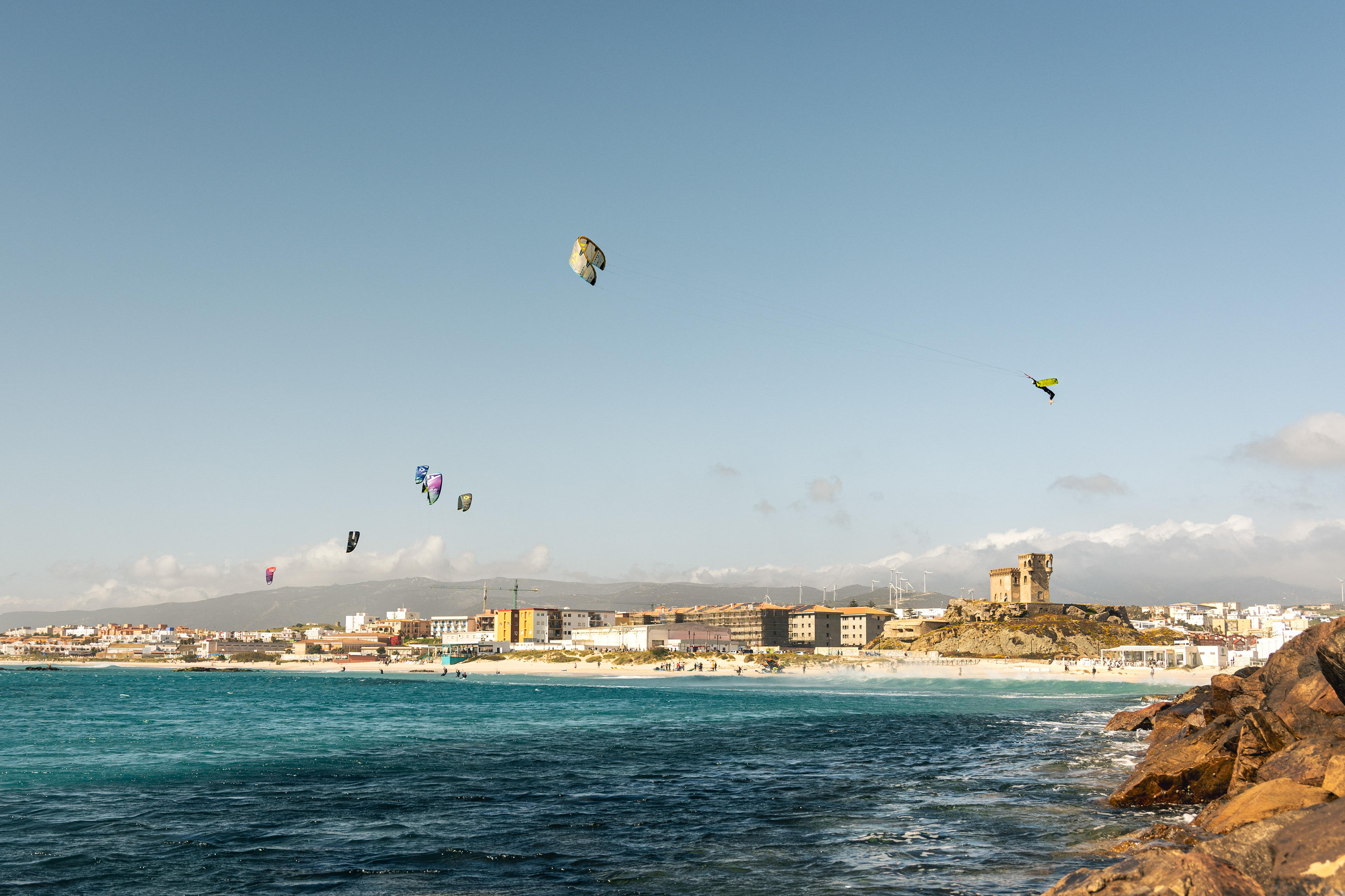 Kitesurfing in Tarifa with Levante 2