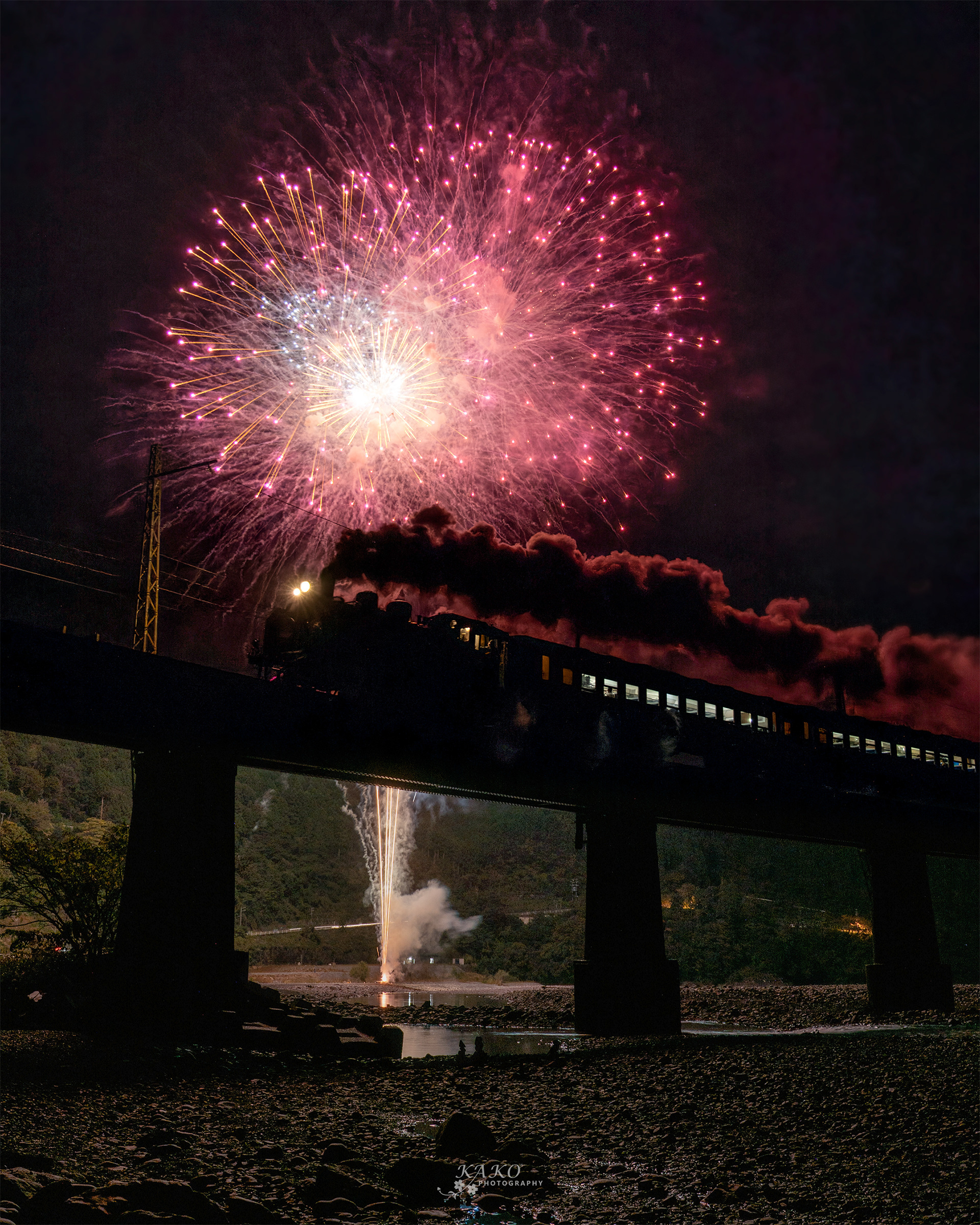 「SL花火」- Steam locomotive and fireworks -