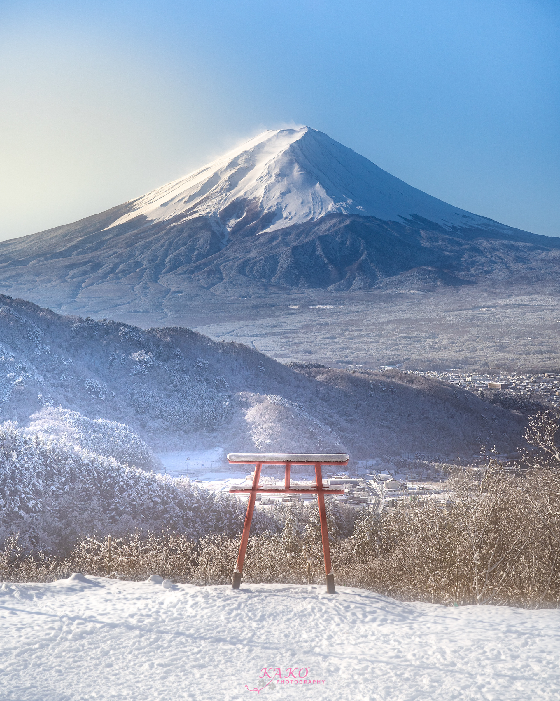 鳥居越しの富士の雪景色 - Snow scene of Mt. Fuji over the torii gate -