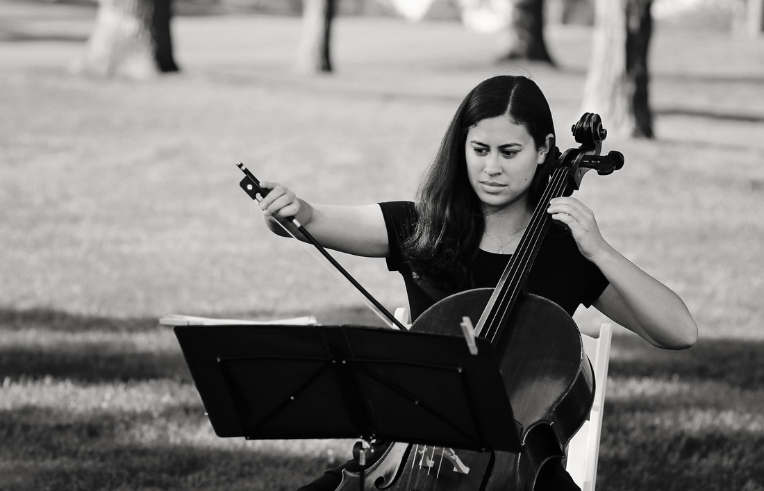 Molly, Elle Musique cellist