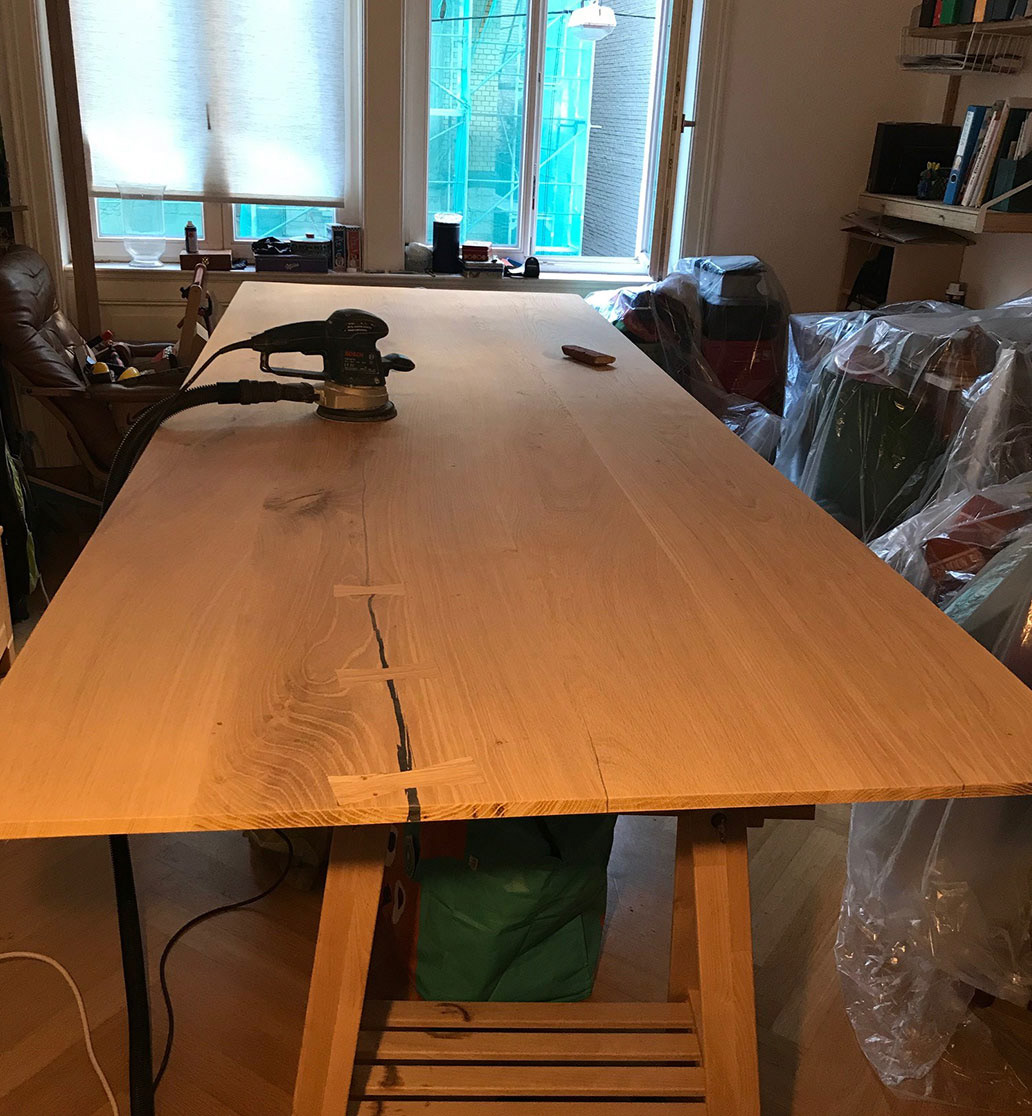 Almost finished (a guest room is not ideal as a workshop)