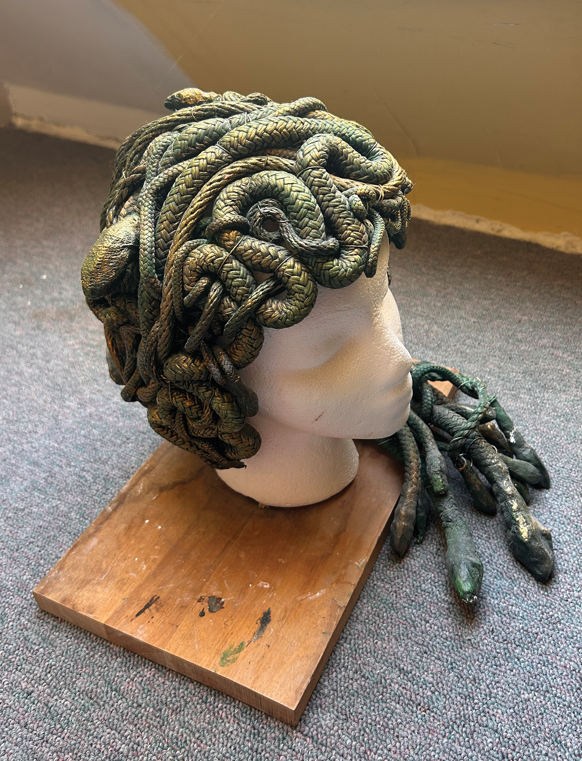 Rope, wire, acrylic paint.