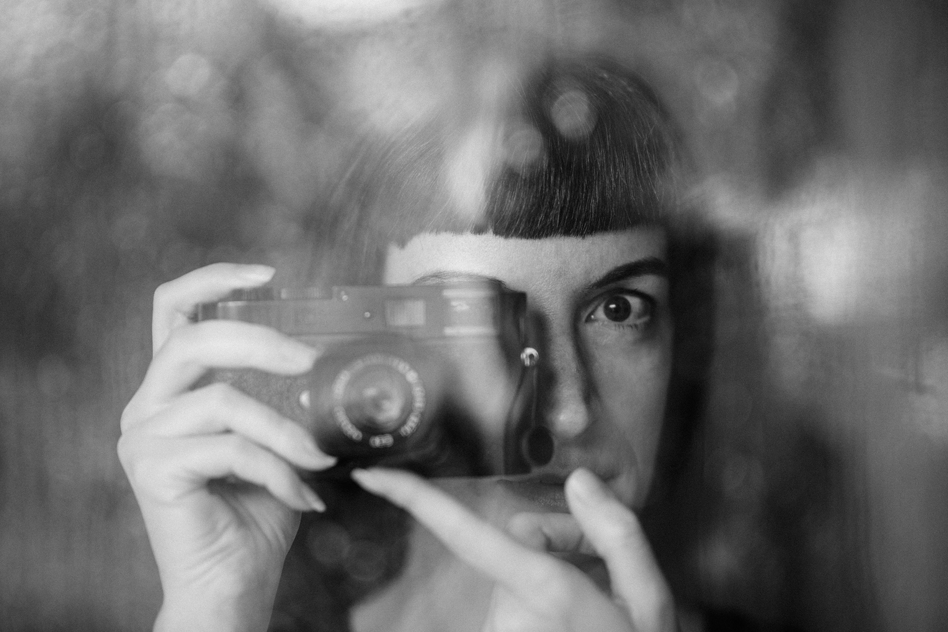 Sanne mit Leica.