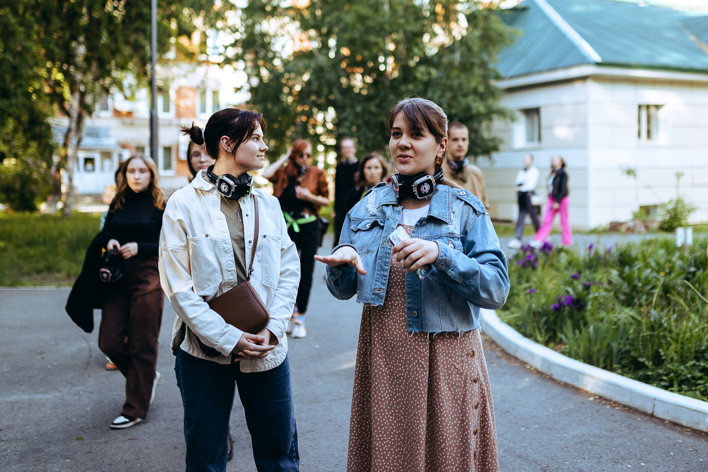 Discussion with the audience on the territory of the maternity hospital