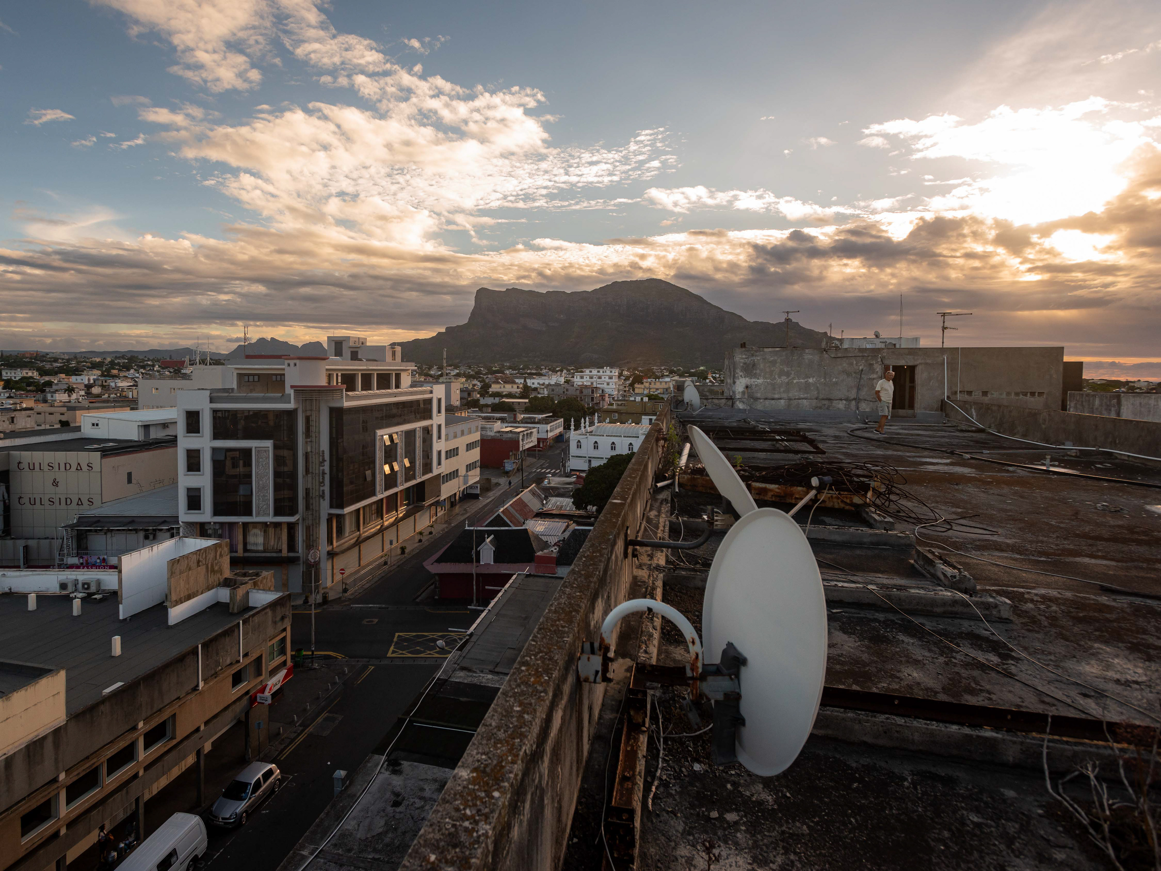 Sur les toits avec Pierre Argo. Rose-Hill, Maurice 2017