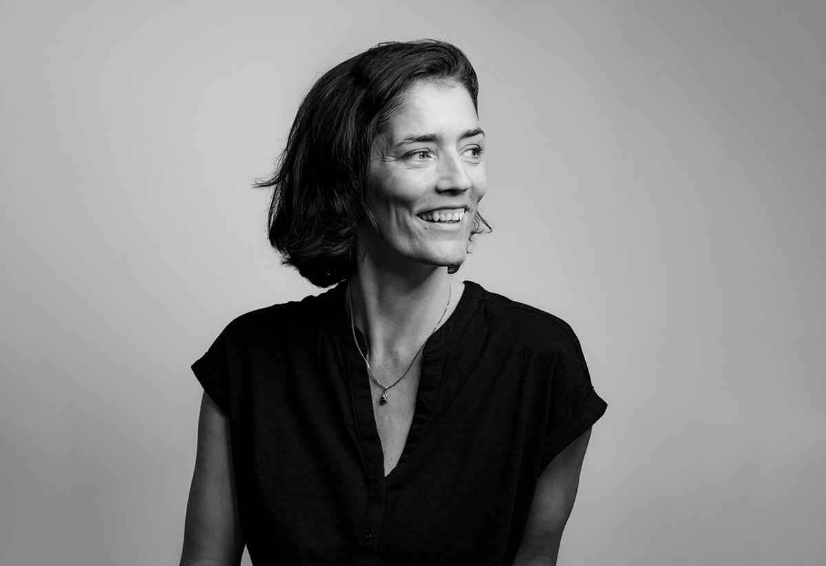 Portrait de l'artiste Laetitia Lorre. People Magazine. Eben, Mauirice 2025